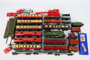 Hornby Dublo - Model Railways - Tinplate - Wrenn - A assortment of unboxed Hornby Dublo tinplate