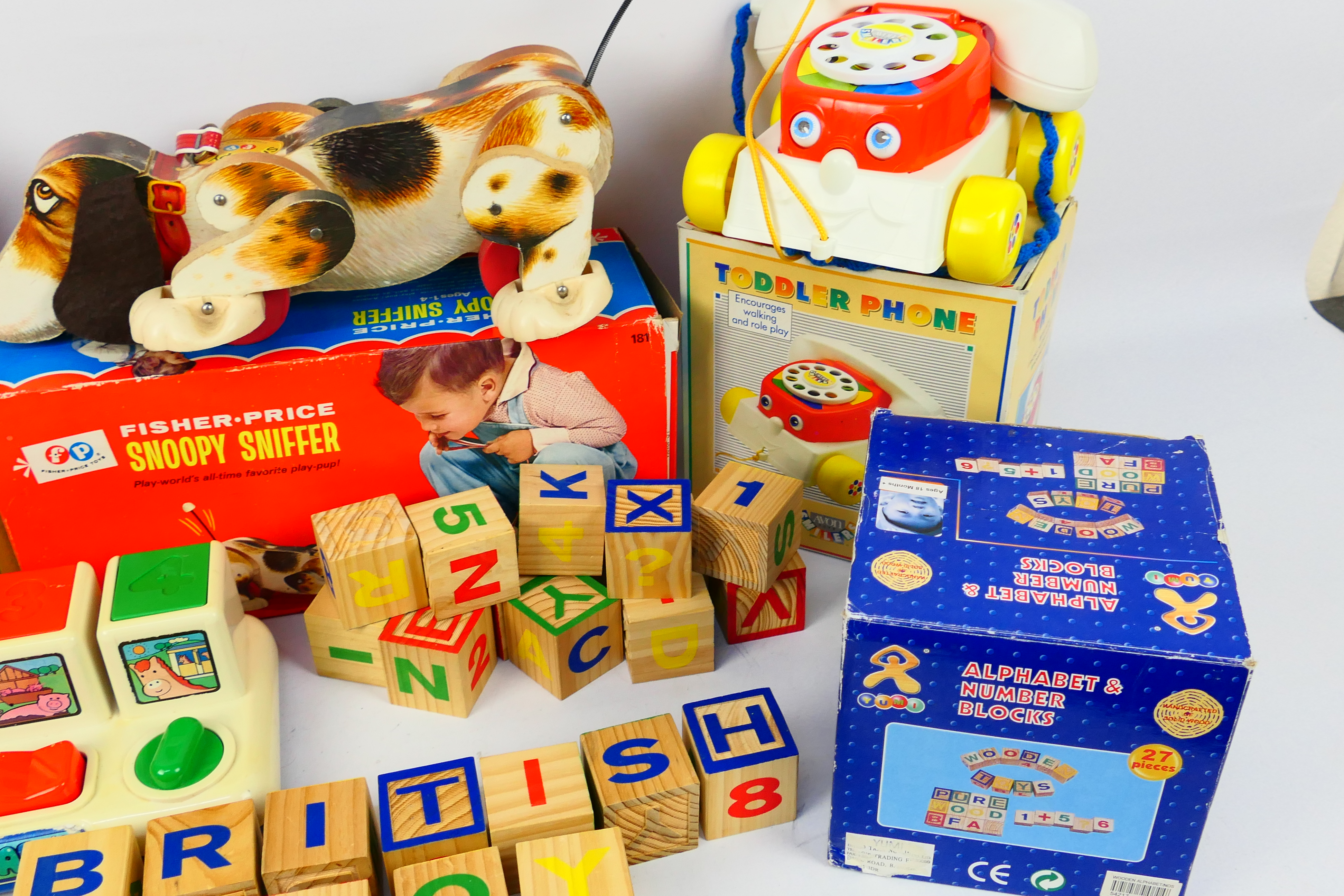 Fisher Price - Yumi - Avon Toys - Early Years - A collection of 5 early years toys including three - Image 3 of 4