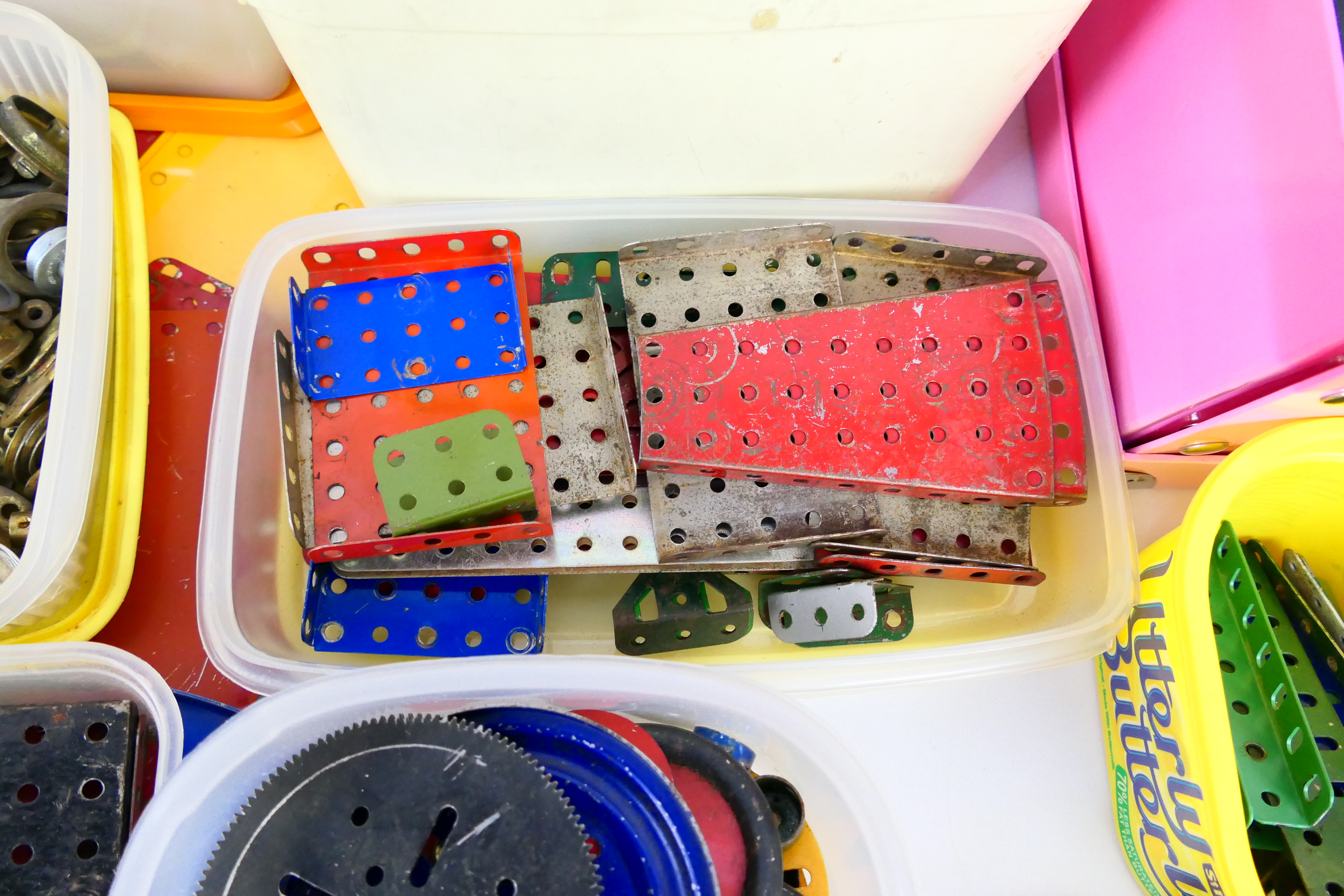 Meccano - Construction - Kit - A collection of loose Meccano pieces in worn to good condition. - Image 8 of 10