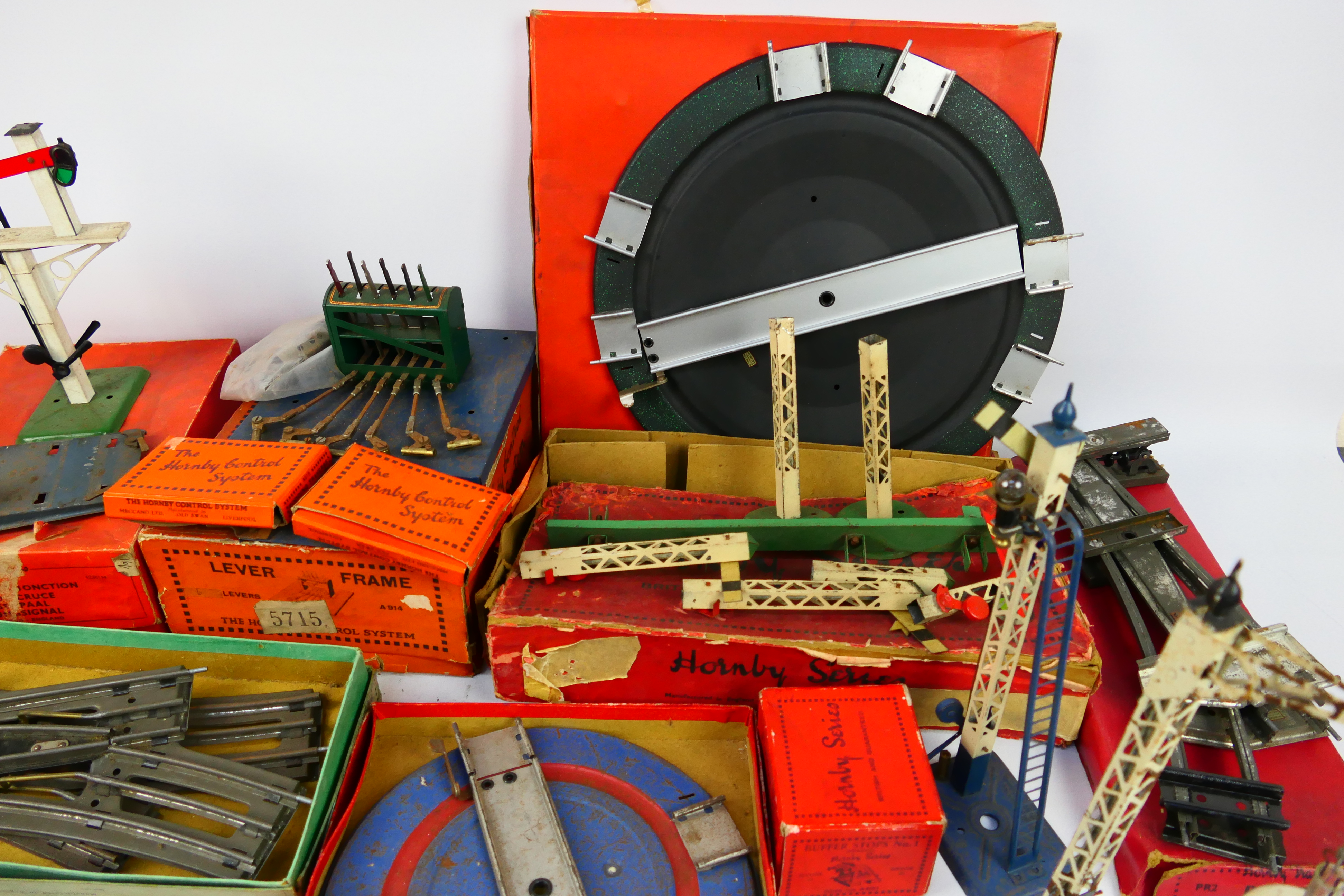 Hornby Trains - Model Railways - Track - A collection of O gauge track and accessories (2 and - Image 4 of 4