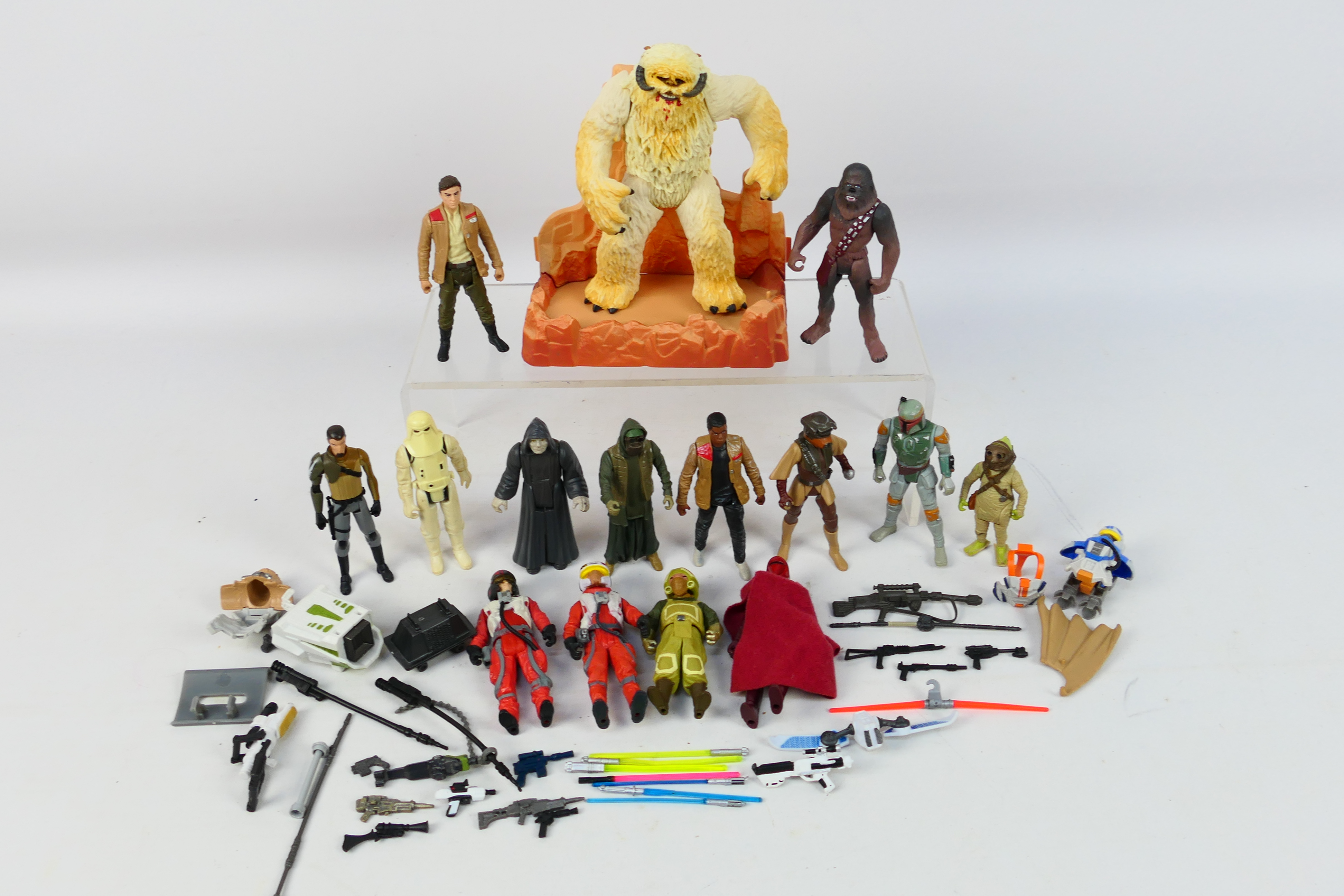 Kenner - Star Wars - A group of loose figures and accessories, mostly modern including Boba Fett,
