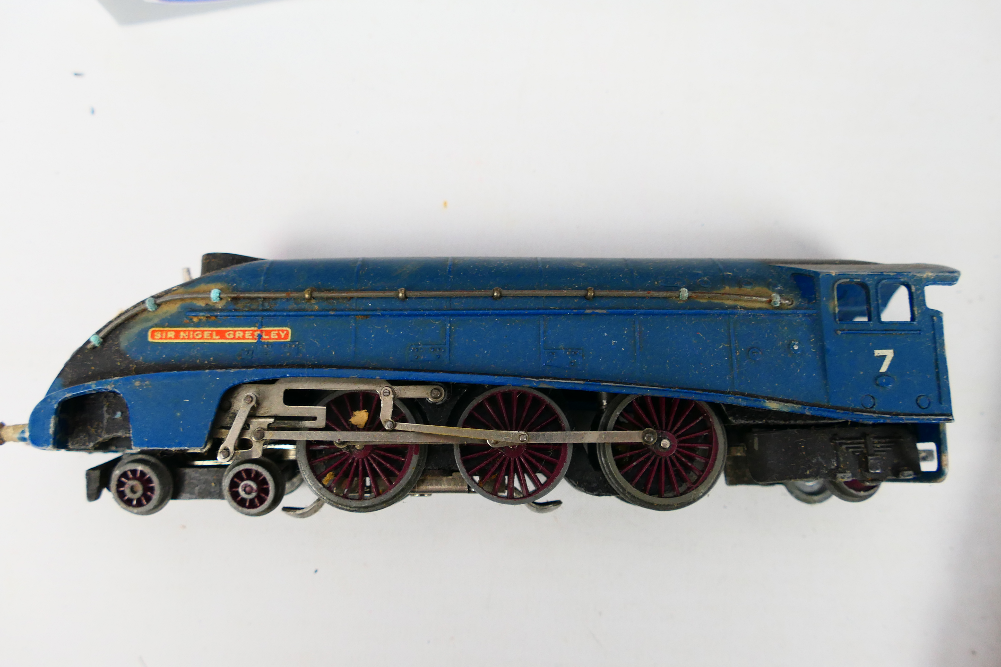 Hornby - A boxed Dublo Sir Nigel Gresley trains set # EDP1, - Image 4 of 7