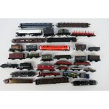 Peco - Arnold - Fleischmann - Lima - Other - Over 30 unboxed items of mainly N gauge items of