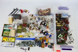 Hornby - Model Scene - Woodland Scenics - Others - A very large predominately unboxed collection of