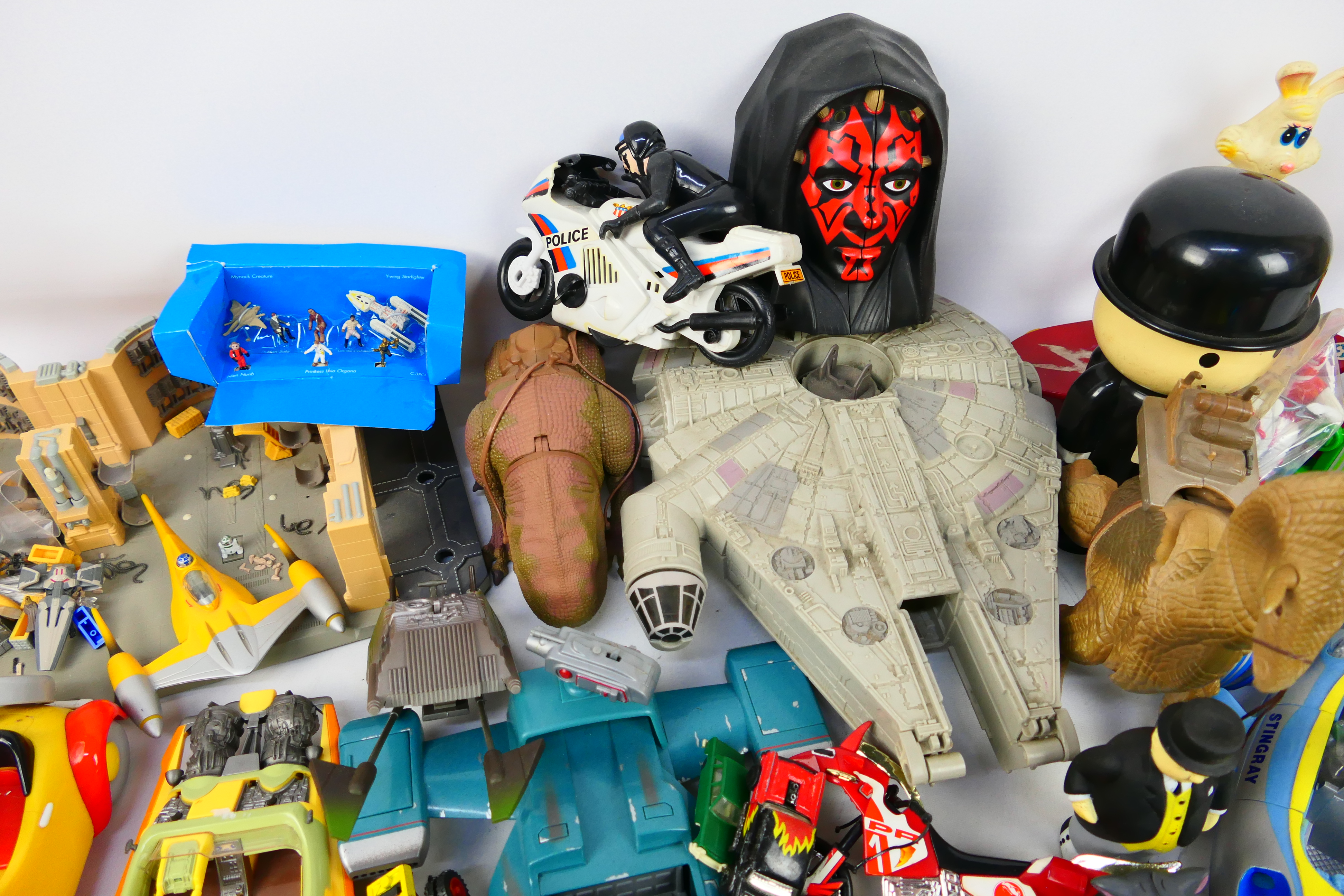 Kenner - Hasbro - Galoob - Tyco - Others - An assortment of unboxed vintage action figures and toys. - Image 4 of 7