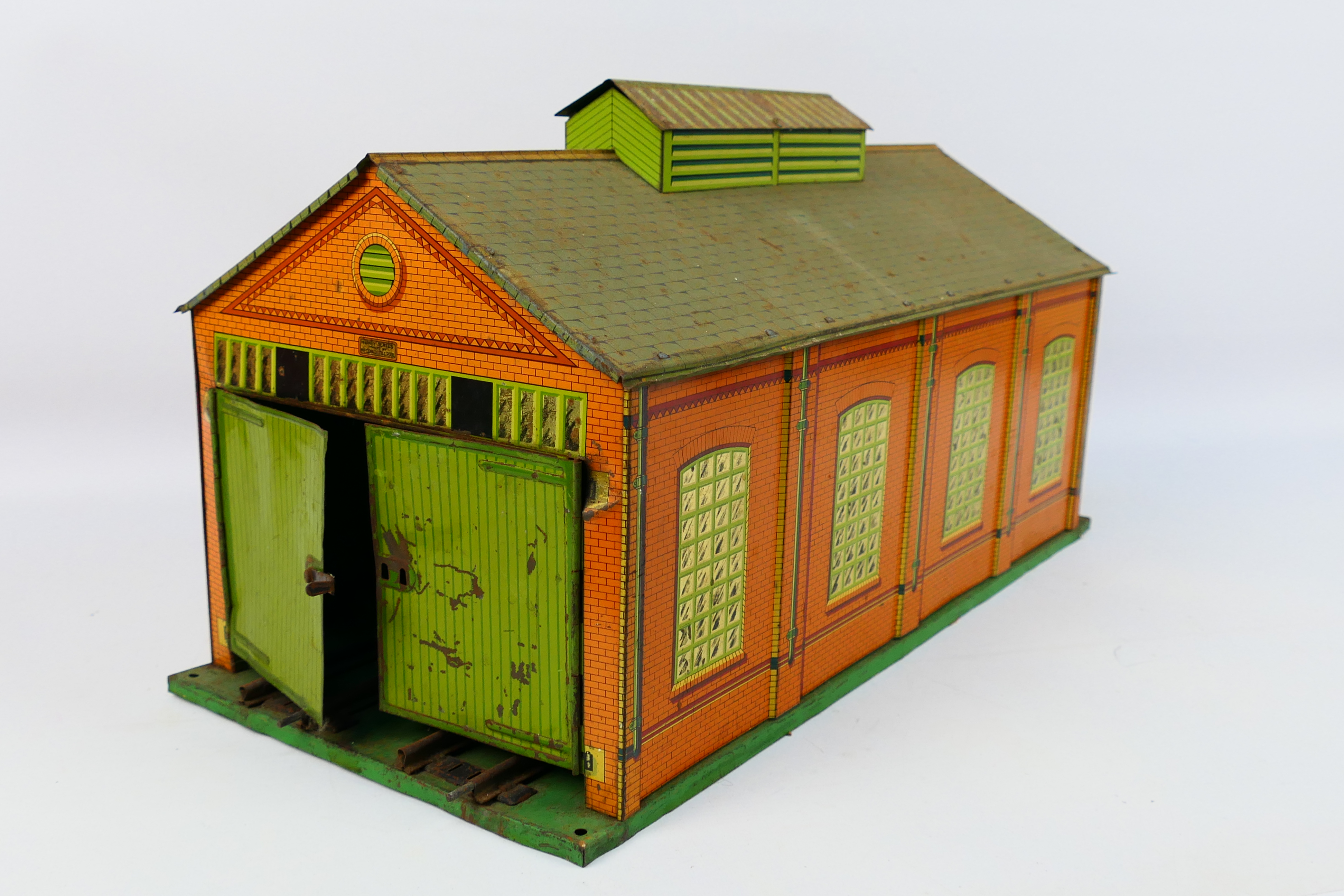 Hornby Trains - Model Railways - Tinplate - An unboxed O Gauge tinplate goods shed. - Image 6 of 7