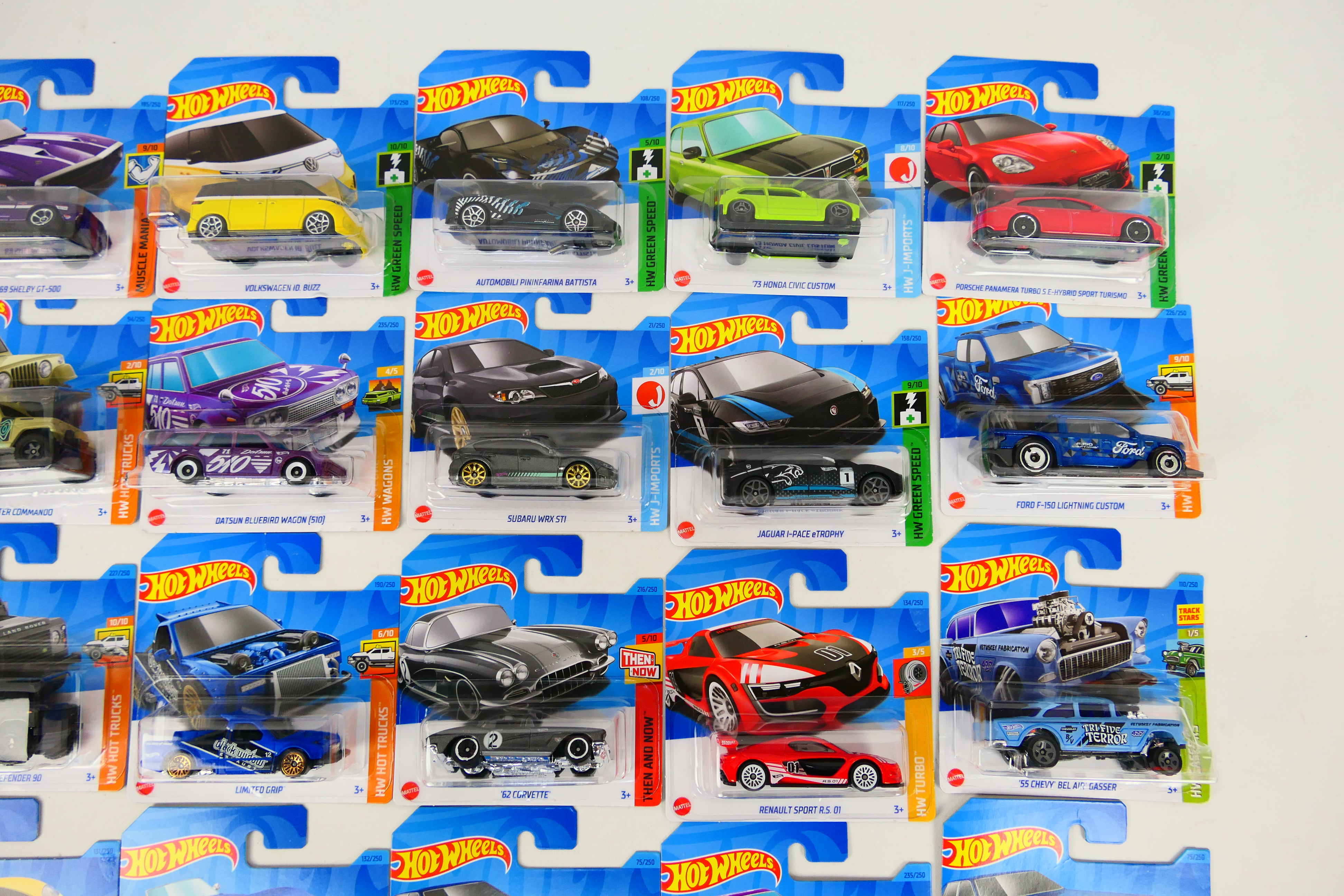 Mattel - HotWheels - A collection of 20 HotWheels vehicles from the 2022 range including '55 Chevy - Image 4 of 5