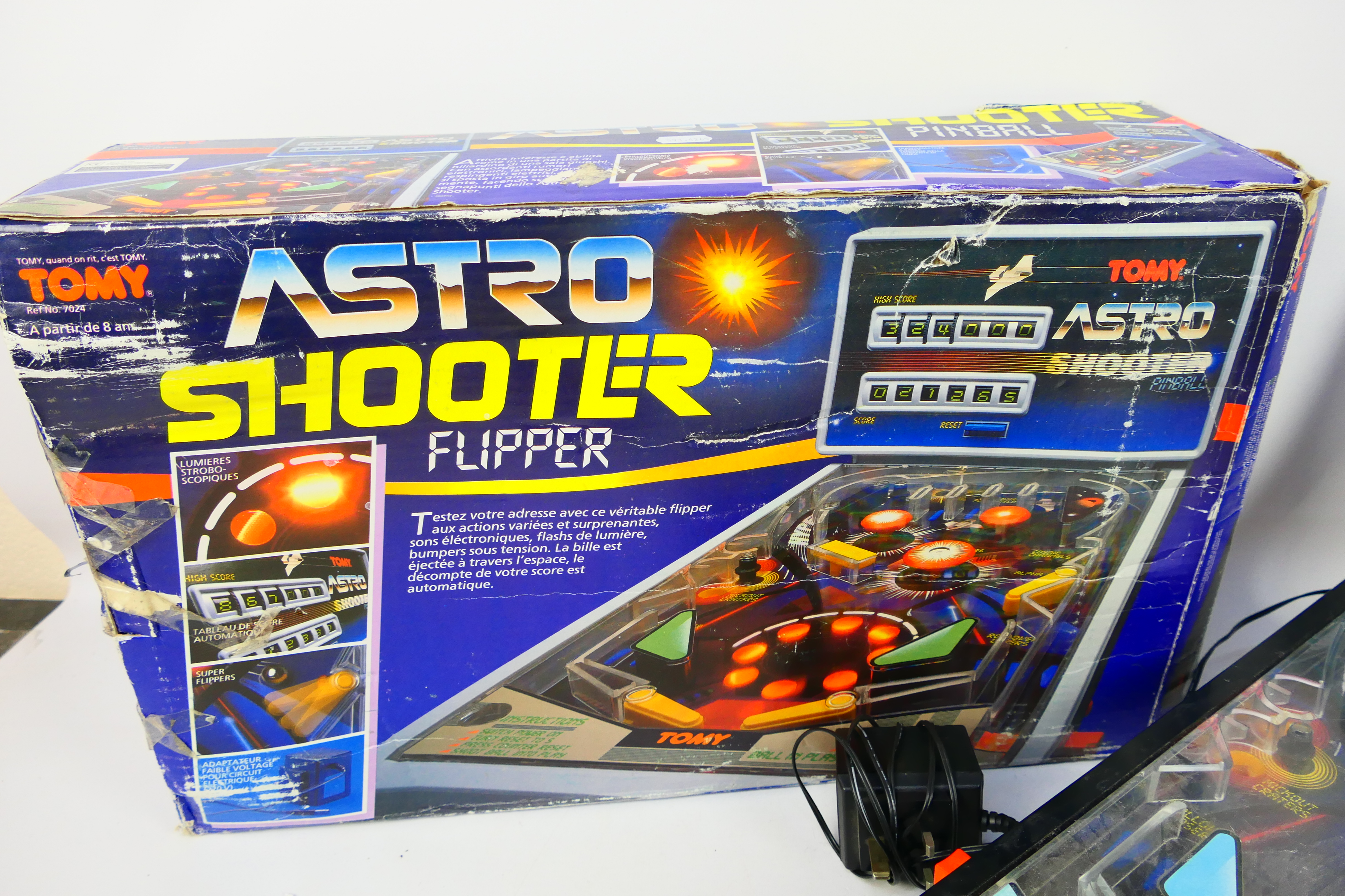 Tomy - A boxed vintage Astro Shooter Pinball electronic game # 7024. - Image 2 of 5