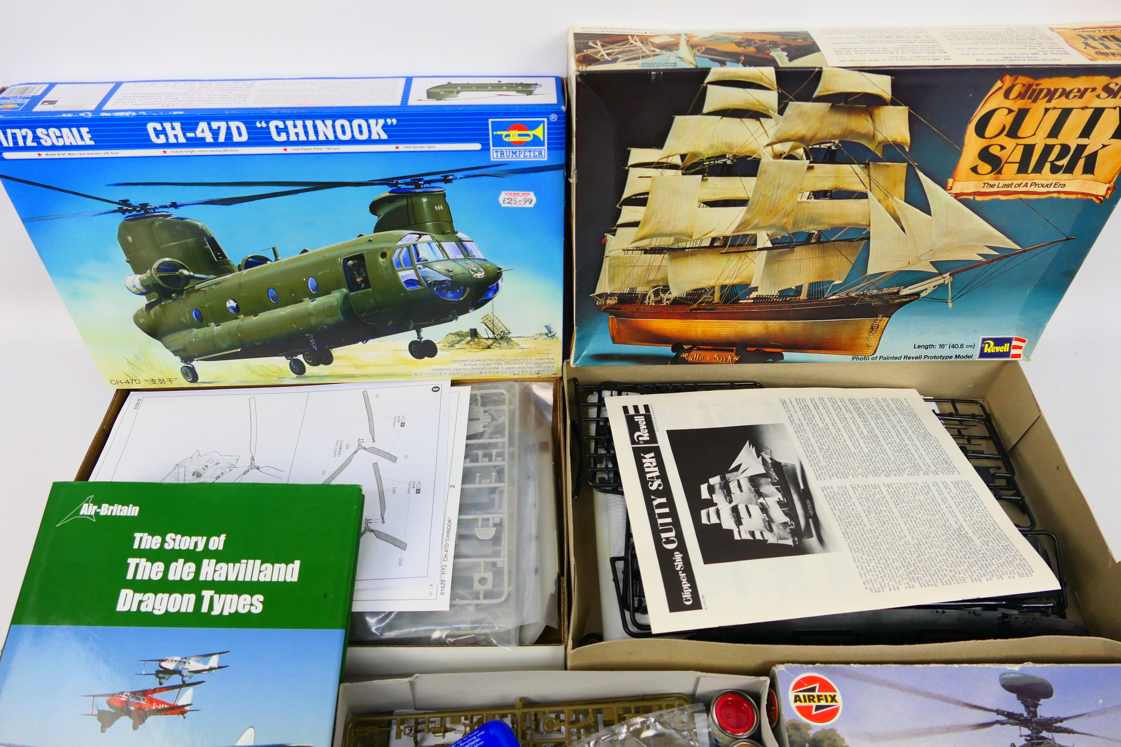 Airfix - Trumperer - Revell - A collection of three plastic kits including 1/72 Scale CH-47D - Image 2 of 4