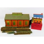 Hornby Trains - Model Railways - Tinplate - An unboxed O Gauge tinplate goods shed.