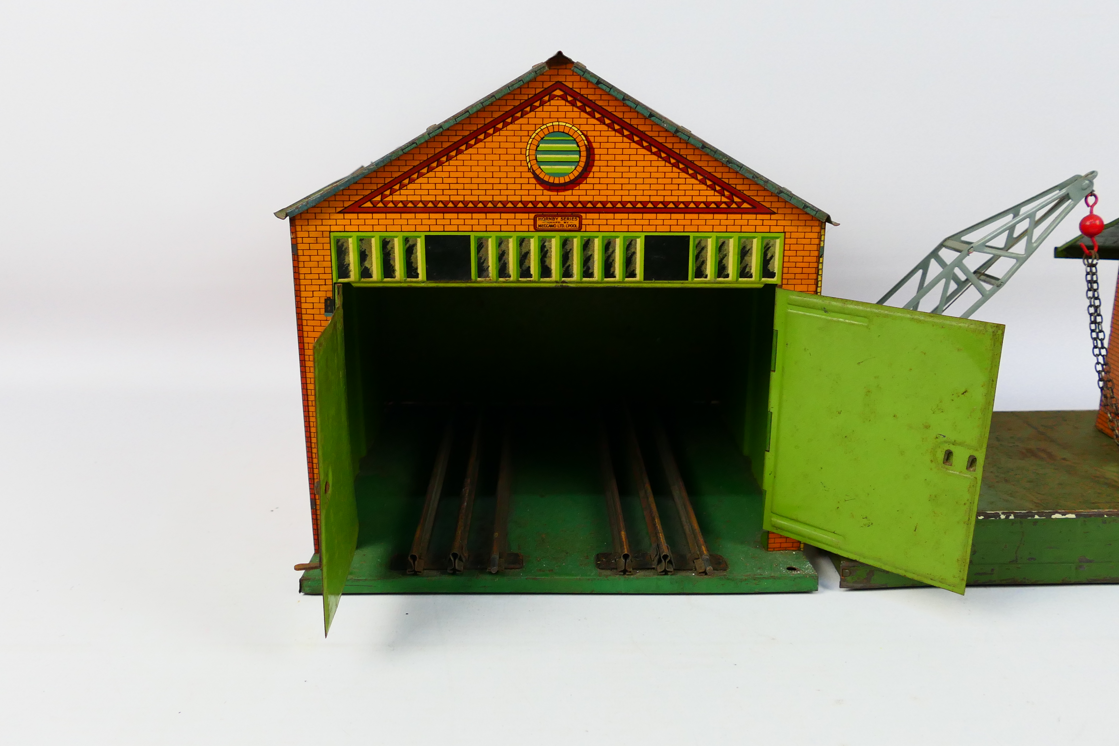 Hornby Trains - Model Railways - Tinplate - A pair of unboxed O Gauge Horny Tinplate buildings - Image 4 of 6