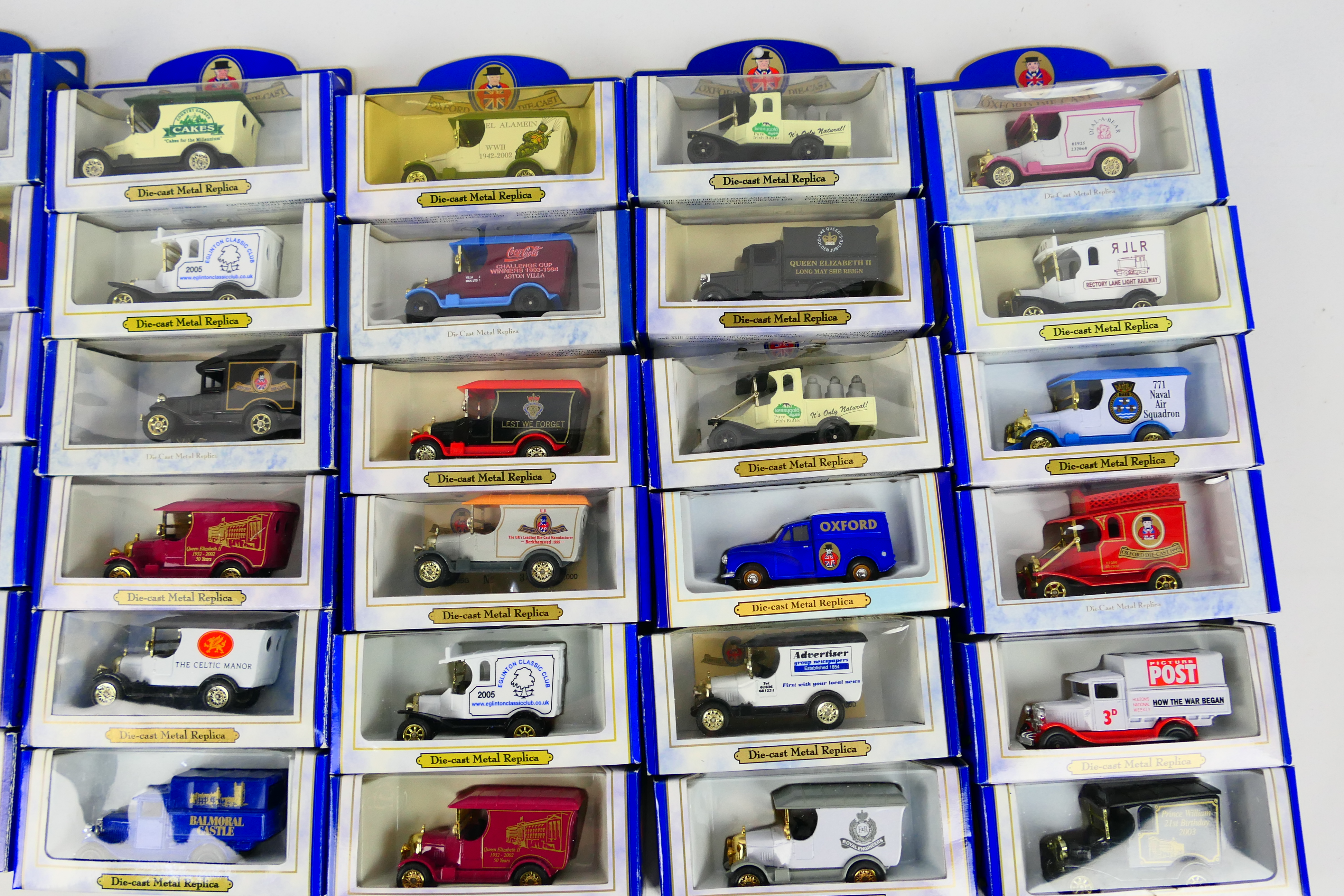 Oxford Diecast - A collection of 30 Oxford Diecast Metal vehicles including Queen Elizabeth II - Image 3 of 3