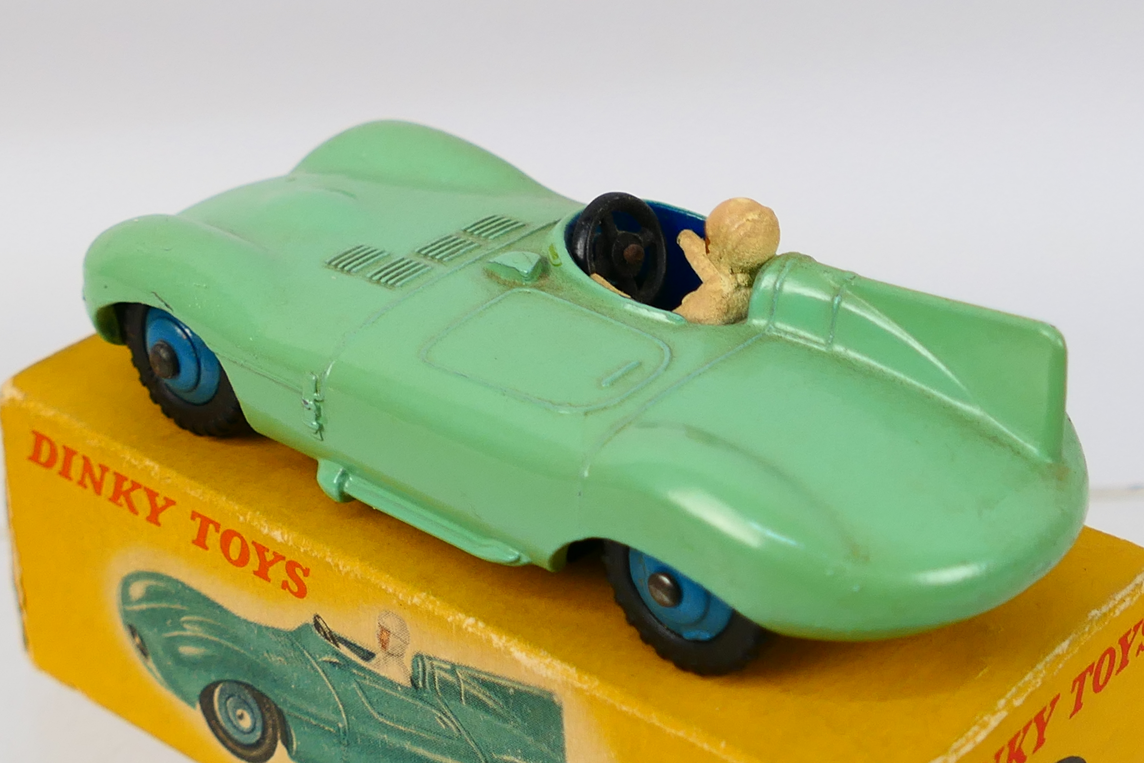 Dinky - A boxed Jaguar D Type # 238. - Image 5 of 6