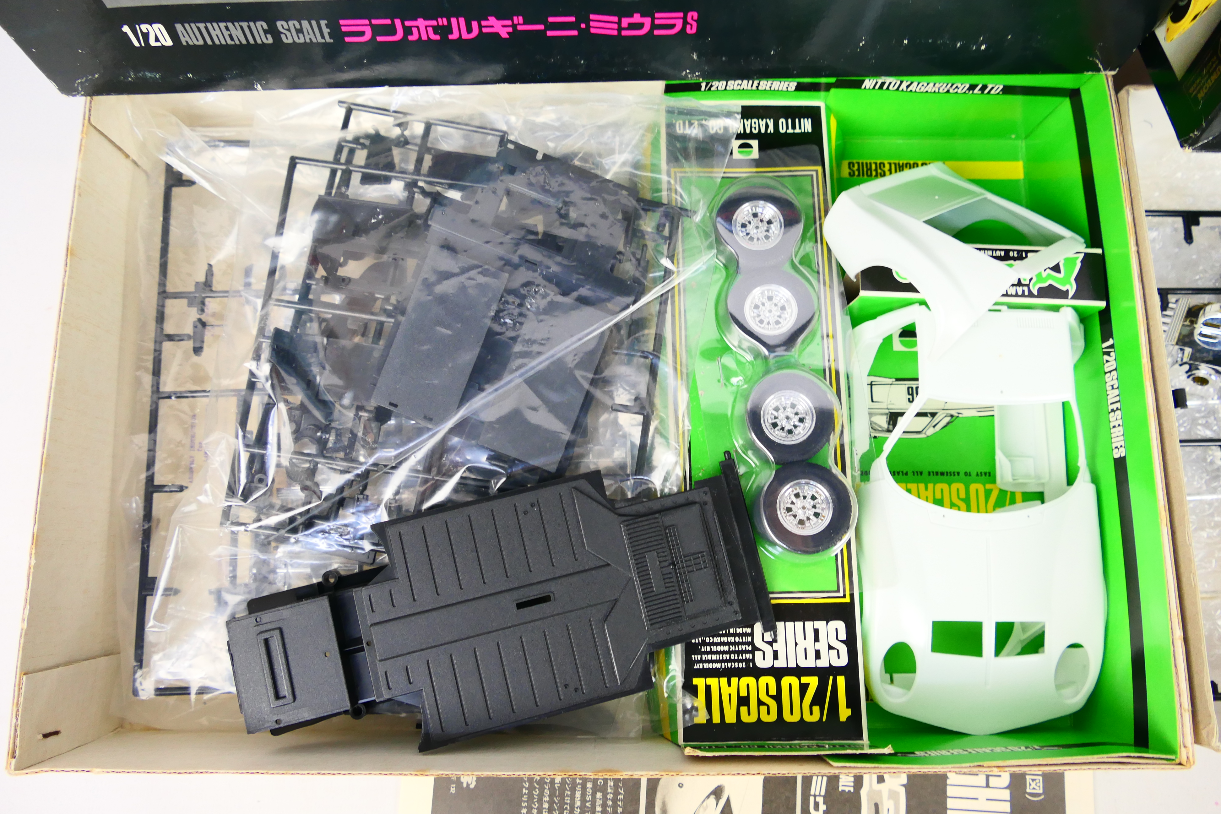 Nitto Kagaku - The Memorial Collections - Two boxed vintage Lamborghini Miura plastic model kits - Image 3 of 5