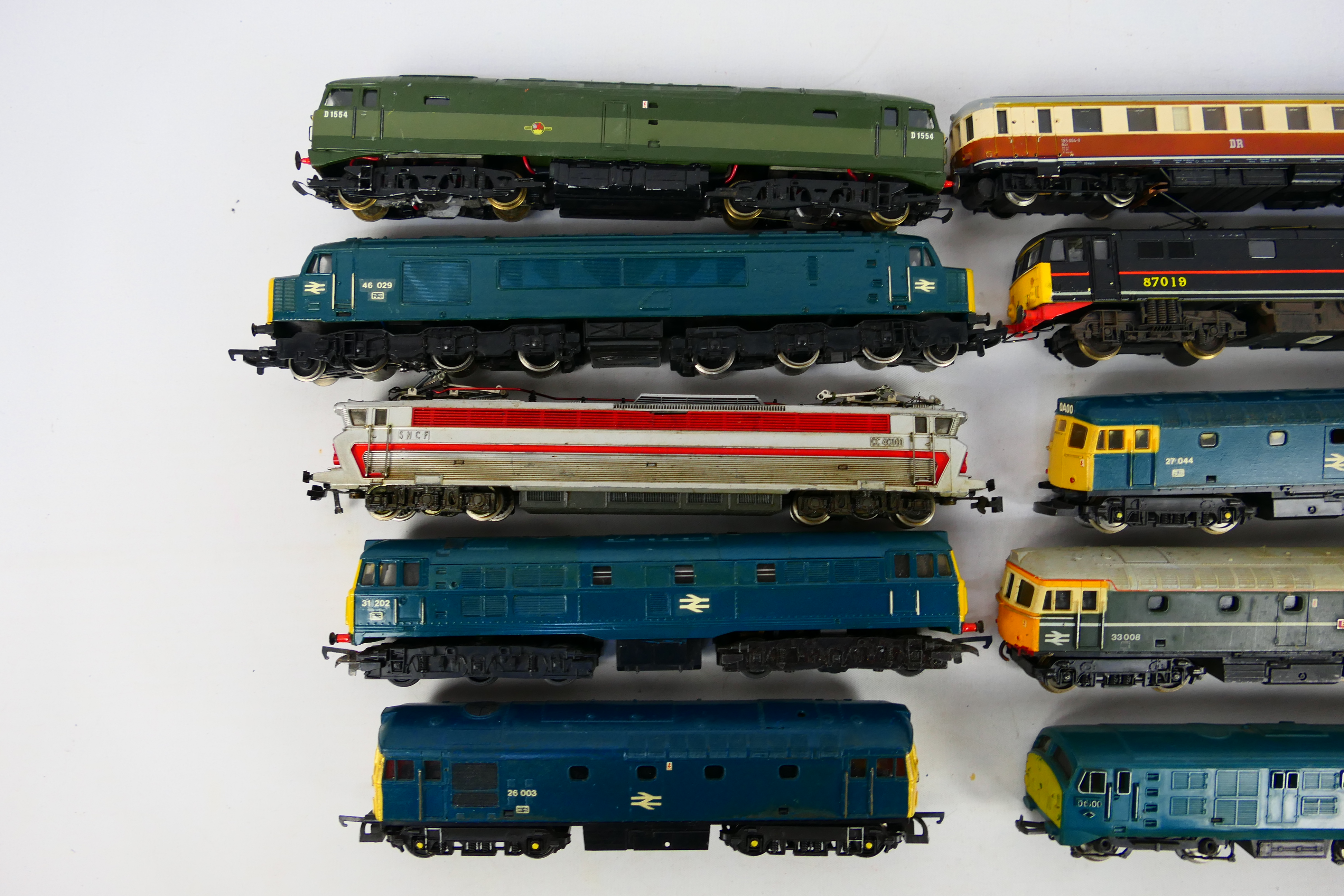 Mainline - 10 unboxed OO / HO gauge diesel and electric locomotives. - Image 2 of 3