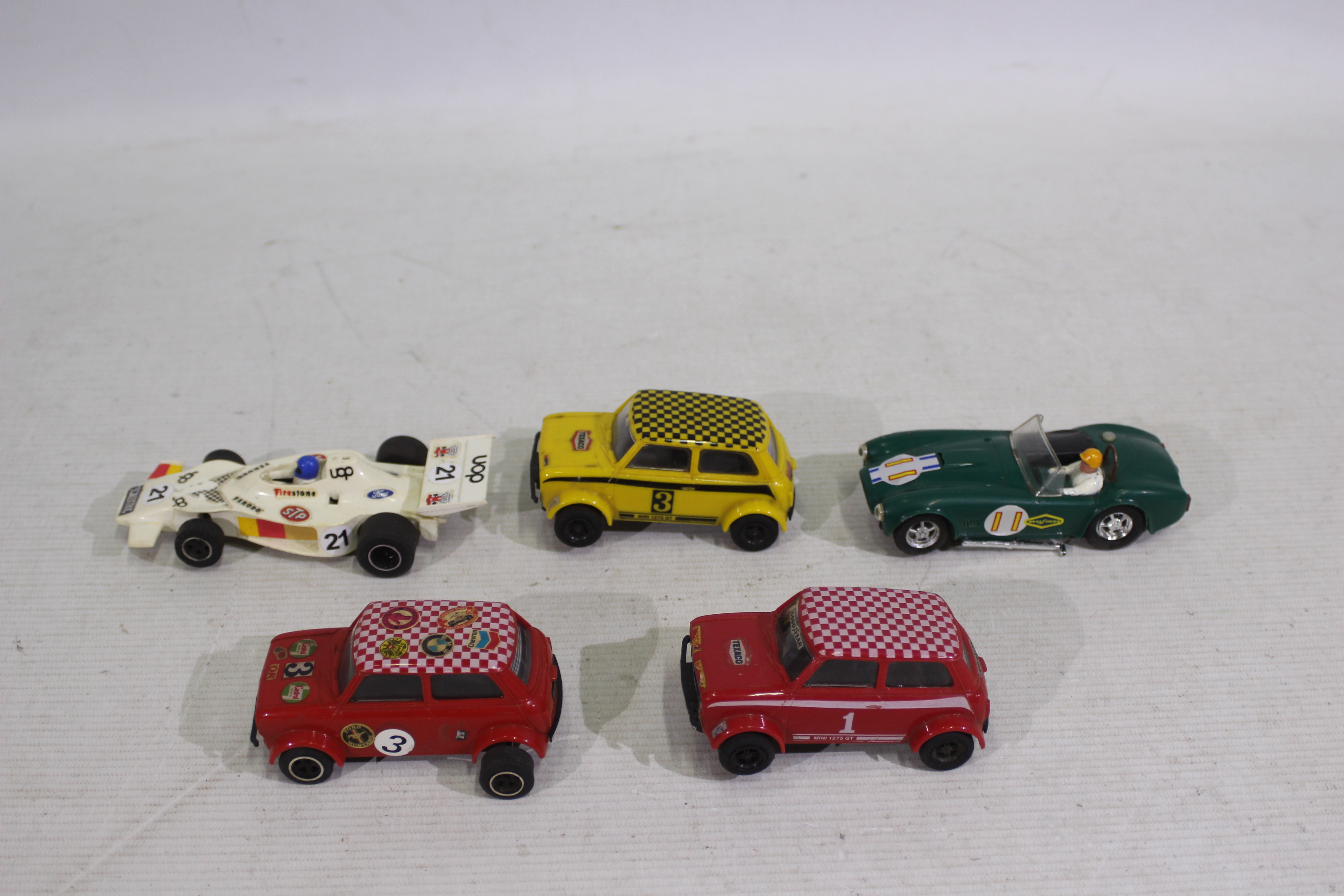 Scalextric - 5 x unboxed vintage slot cars, A.C. Cobra # C.78, Mini Clubman # C. - Bild 5 aus 7