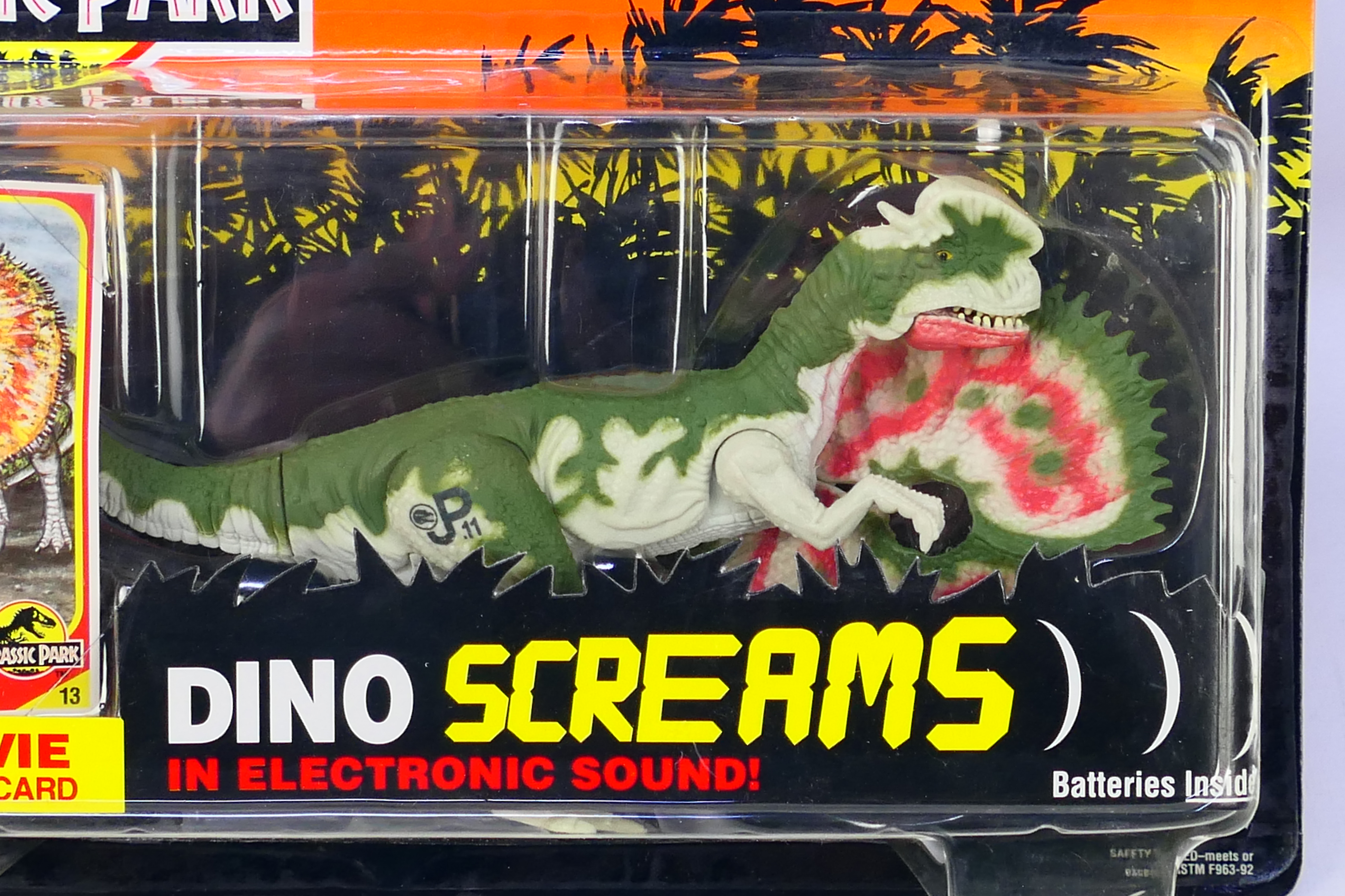 Kenner - Jurassic Park - A 1993 (Series 1) Blister packed figure of Electronic Dilophosaurus with - Image 2 of 6