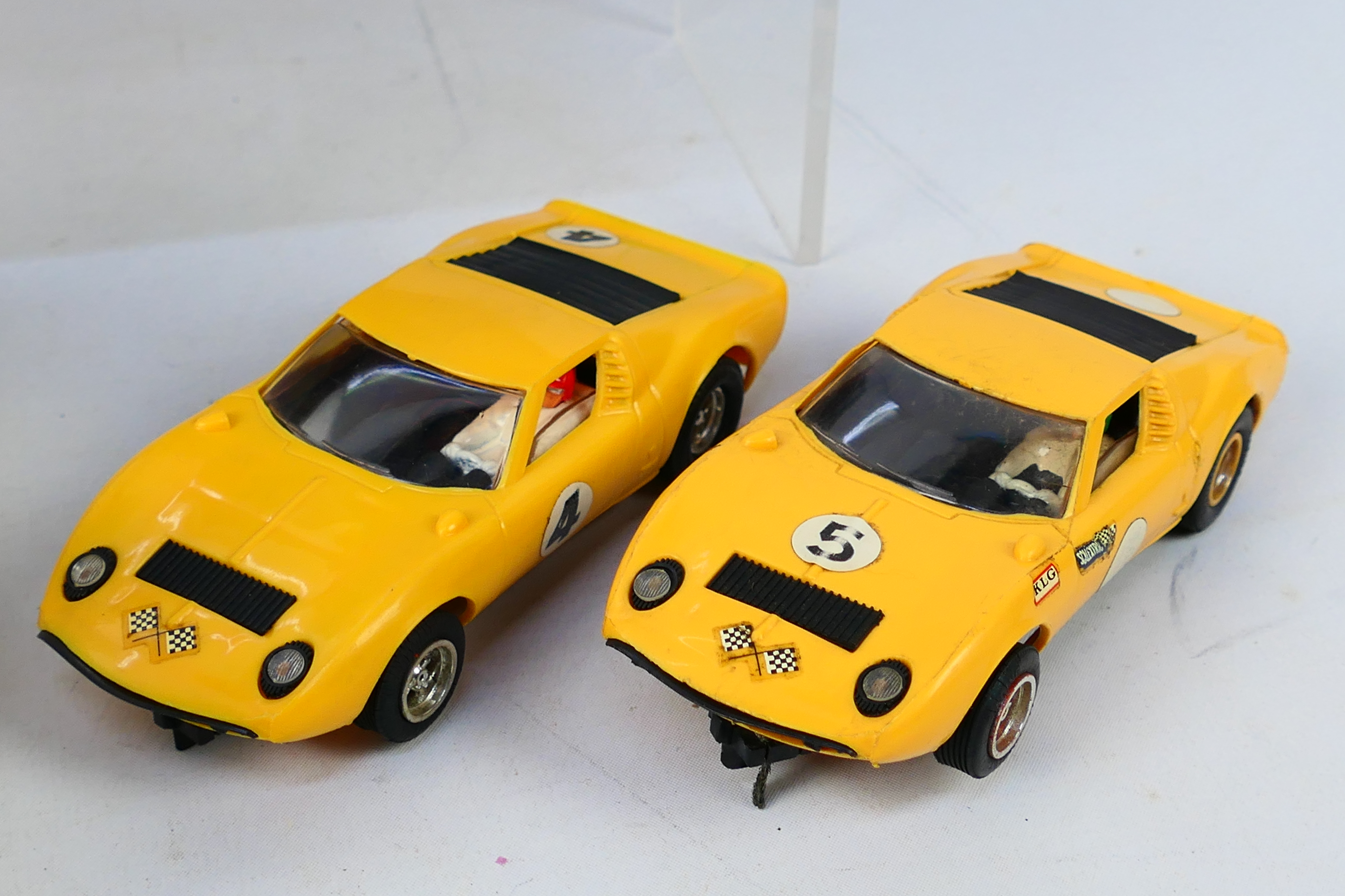 Scalextric - Carrear Four unboxed Scalextric slot cars with a boxed Carrera #25703 Ferrari Enzo - Image 2 of 4