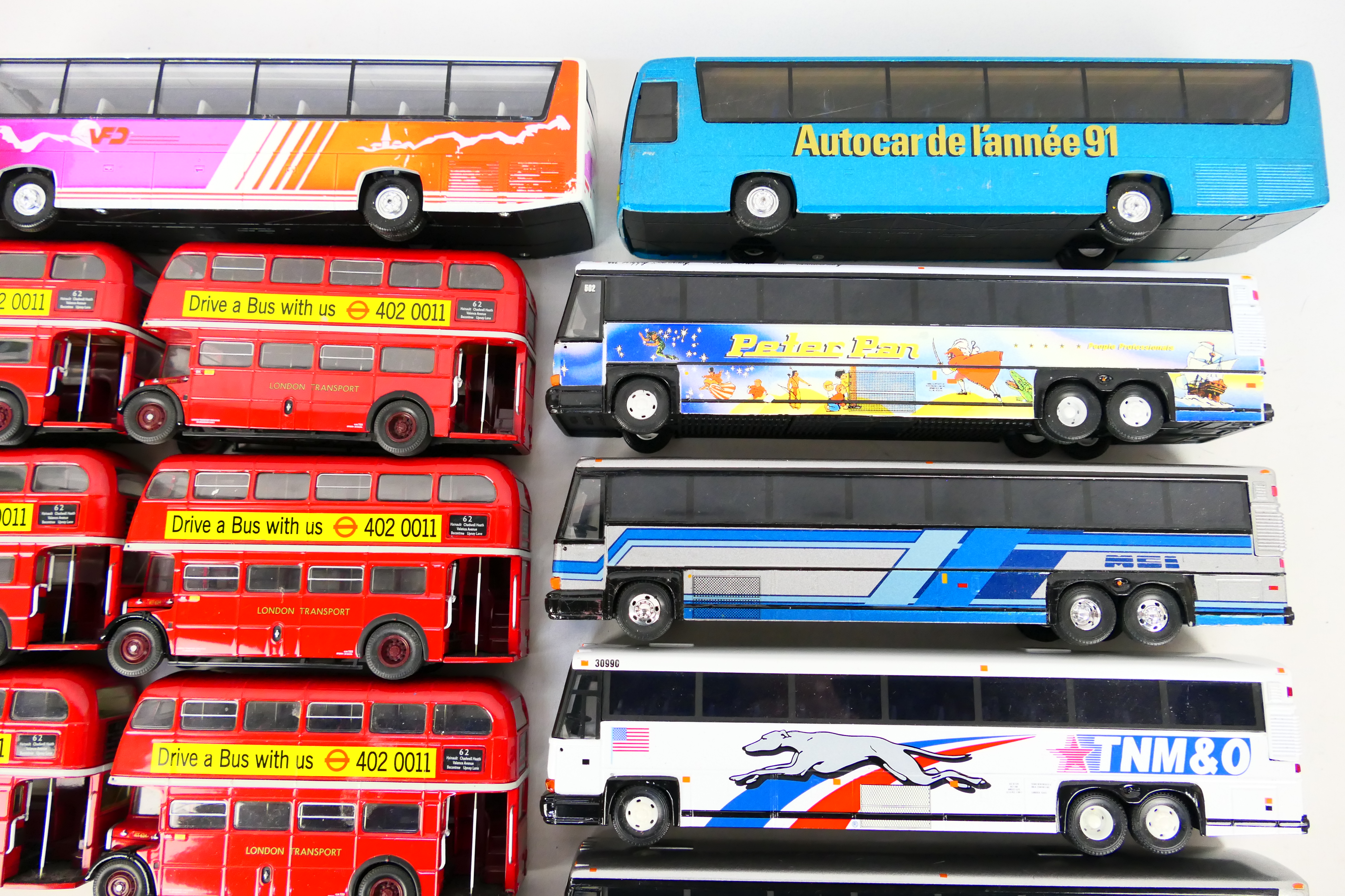 Corgi - 13 unboxed 1:50 scale diecast buses and coaches. - Image 3 of 4