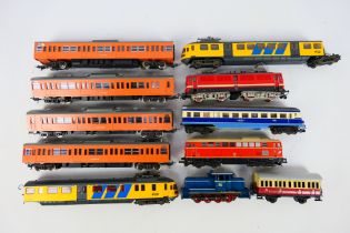 Lima - Fleischmann - Other - An unboxed group of Continental HO gauge locomotives and rolling stock.