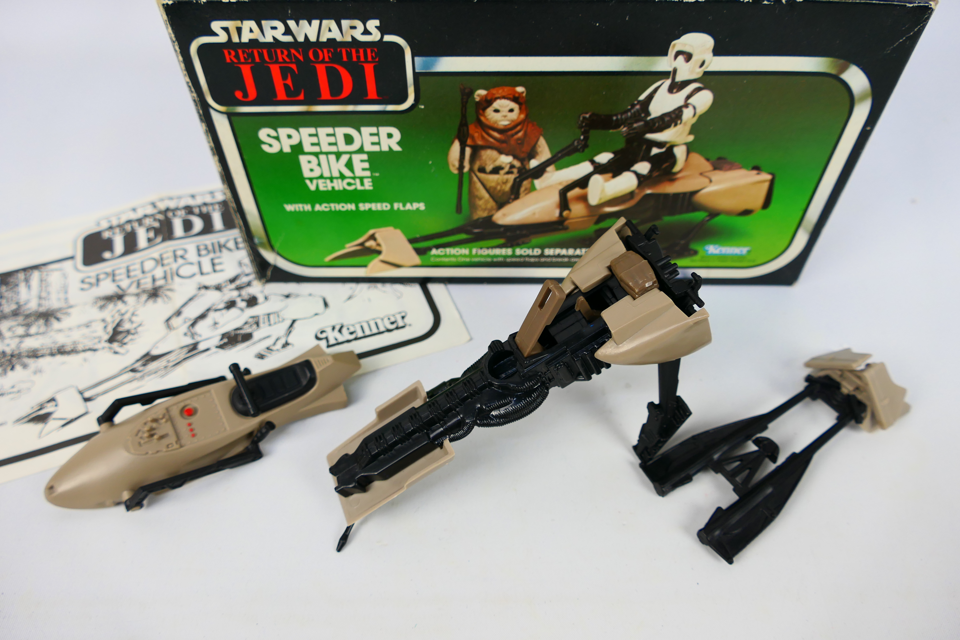 Star Wars - Kenner - A boxed Star Wars ROTJ Speeder Bike. - Bild 2 aus 8