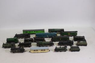 Tri-ang - Others - 15 unboxed playworn OO / HO gauge locomotives.