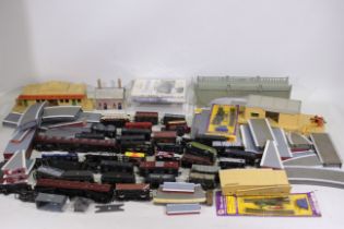 Hornby - Roco - Piko - Hornby Dublo - Others - An unboxed Rivarossi HO gauge 0-6-0T locomotive with