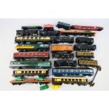 Stewart Hobbies - Hornby - Others - An unboxed group of OO / HO gauge passenger and freight rolling