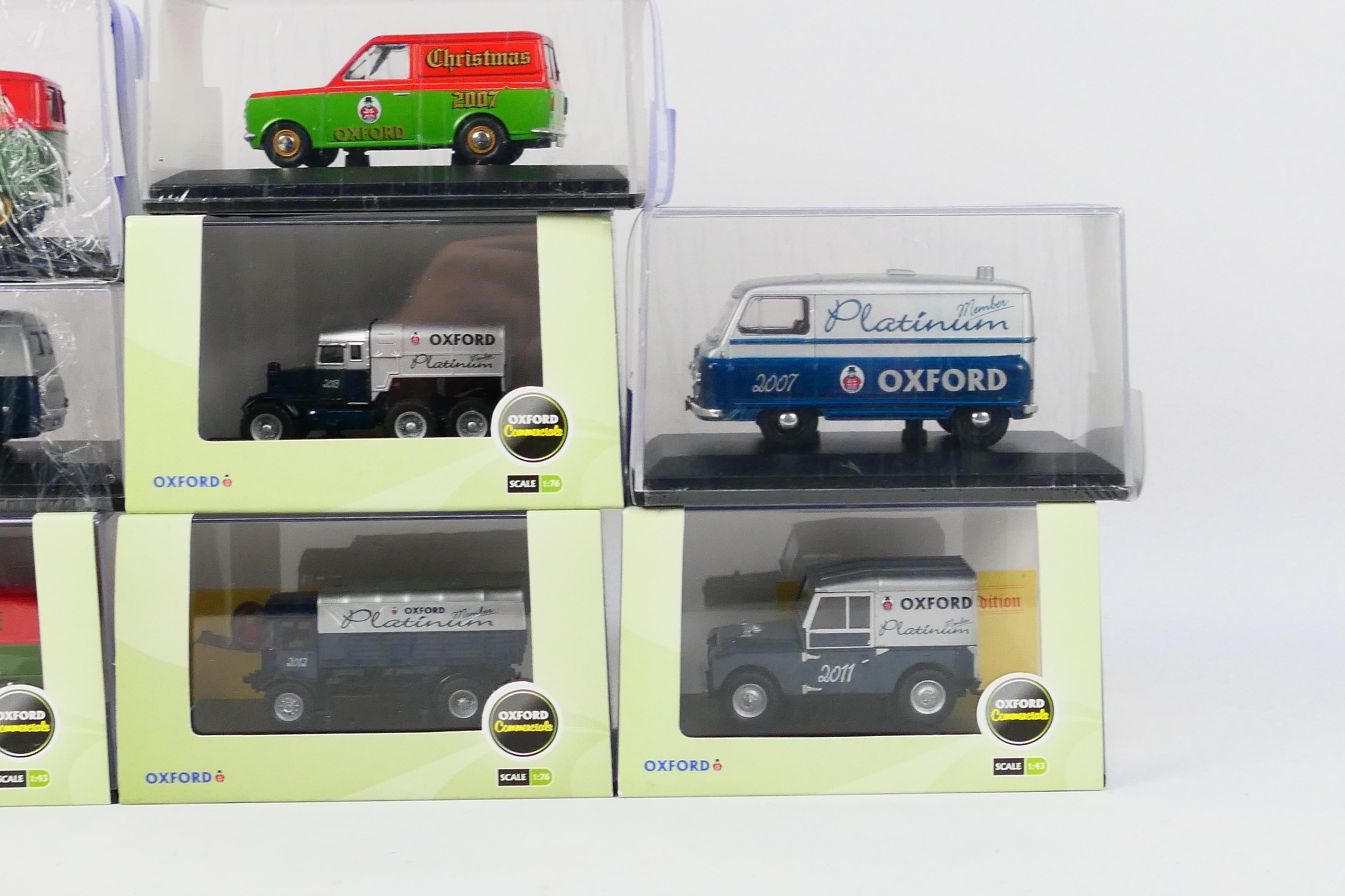 Oxford - A collection of 8 Oxford Diecast Metal vehicles including #76AEC016 AEC Matador(Limited - Image 3 of 3