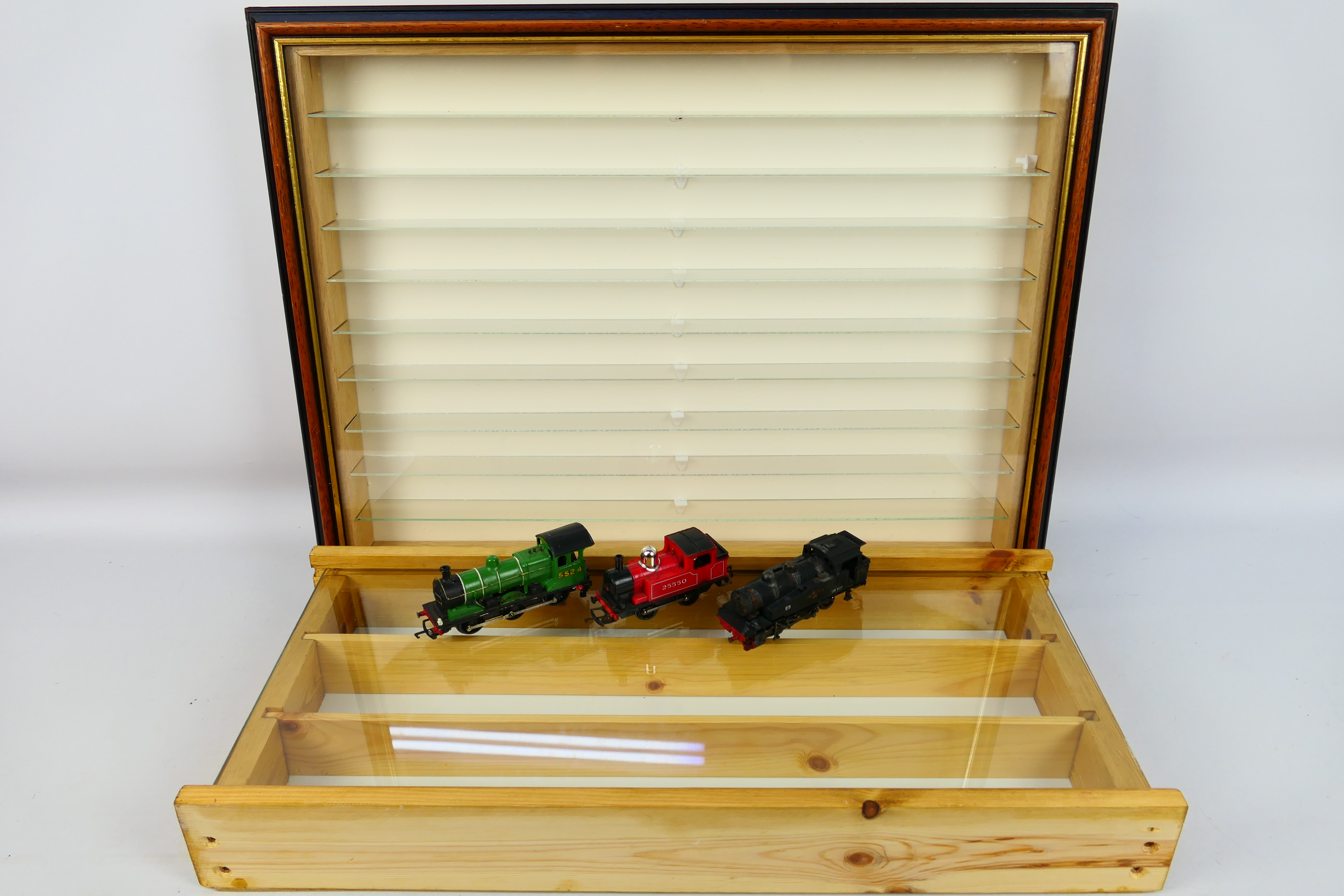 Hornby - Jouef - Model Railways - A selection of three unboxed OO Gauge Locomotives comprising of