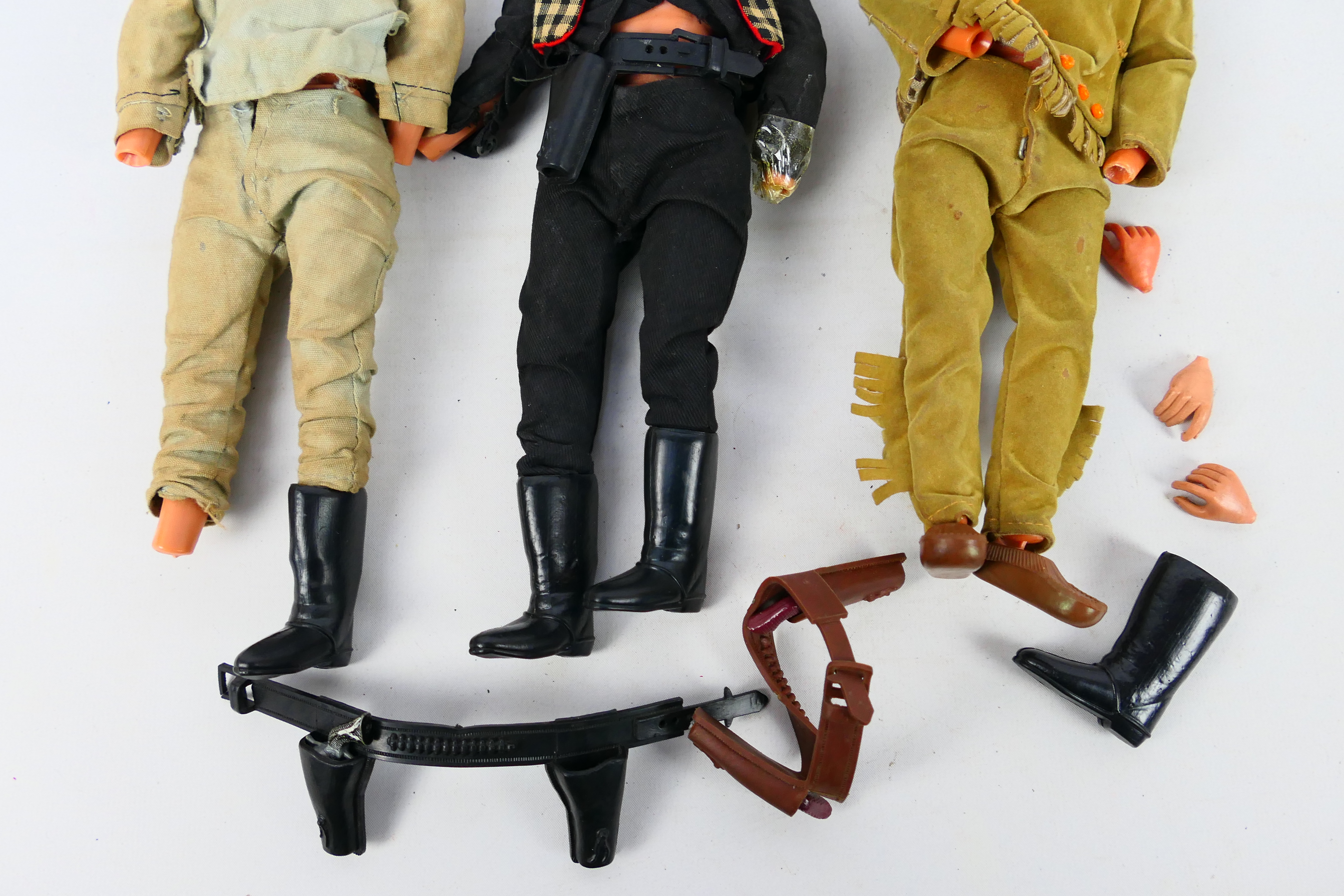 Marx Toys - Lone ranger - A set of 3 unboxed Long Ranger 10" action figures (1973) comprising - Image 4 of 11
