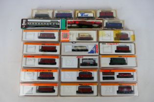 Arnold - Rapido - Lima - Model Railways - A collection of 22 N Gauge European rolling stock