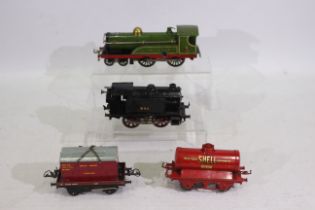 Hornby - Four unboxed O gauge items.