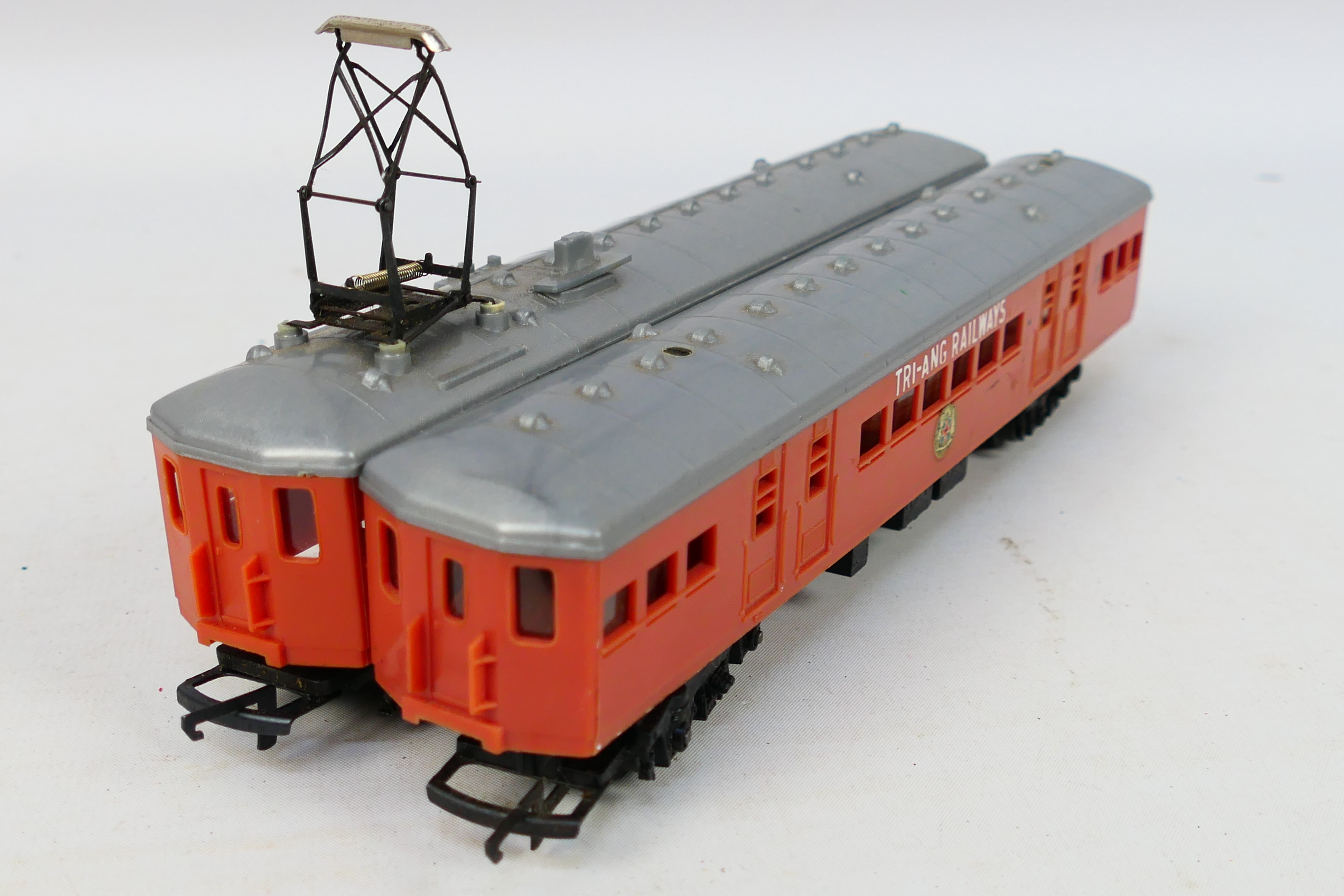 Tri-ang - An unboxed Tri-ang (Australia) New South Wales 2-Car Suburban EMU Set. - Image 6 of 13