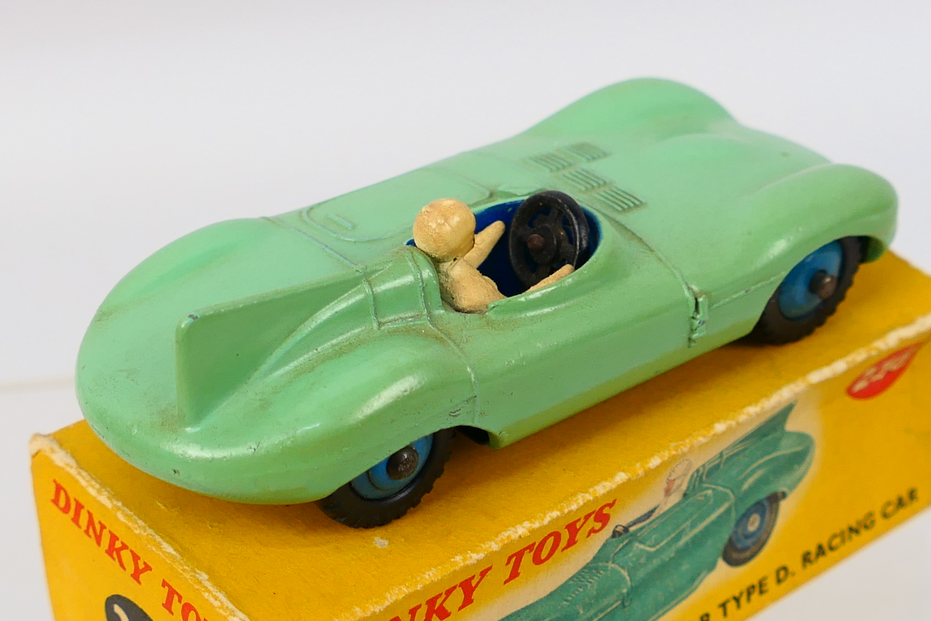 Dinky - A boxed Jaguar D Type # 238. - Image 4 of 6