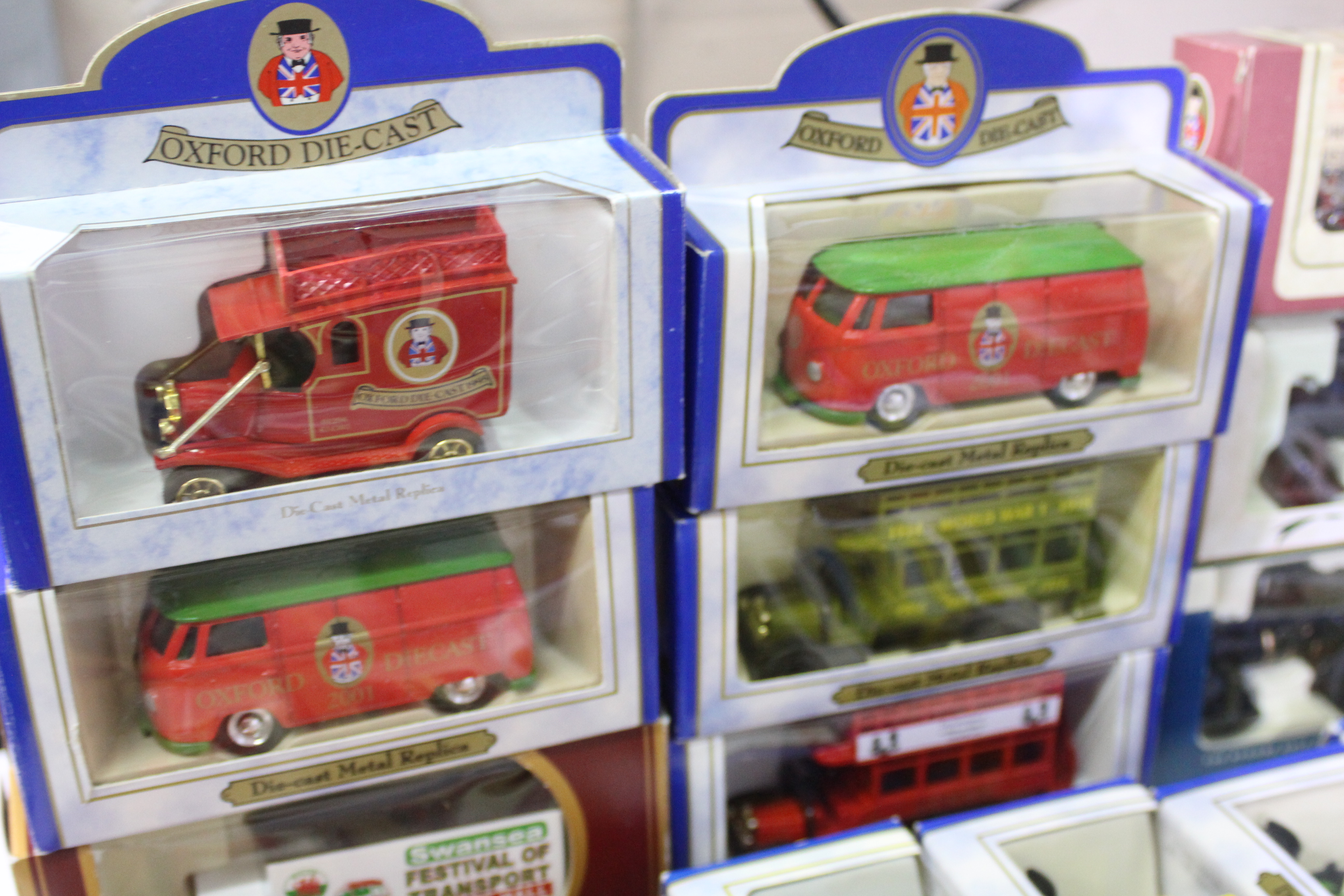 Lledo - Oxford - Showmanns - Diecast - A large collection of over 70 diecast vehicles that appear - Image 2 of 5