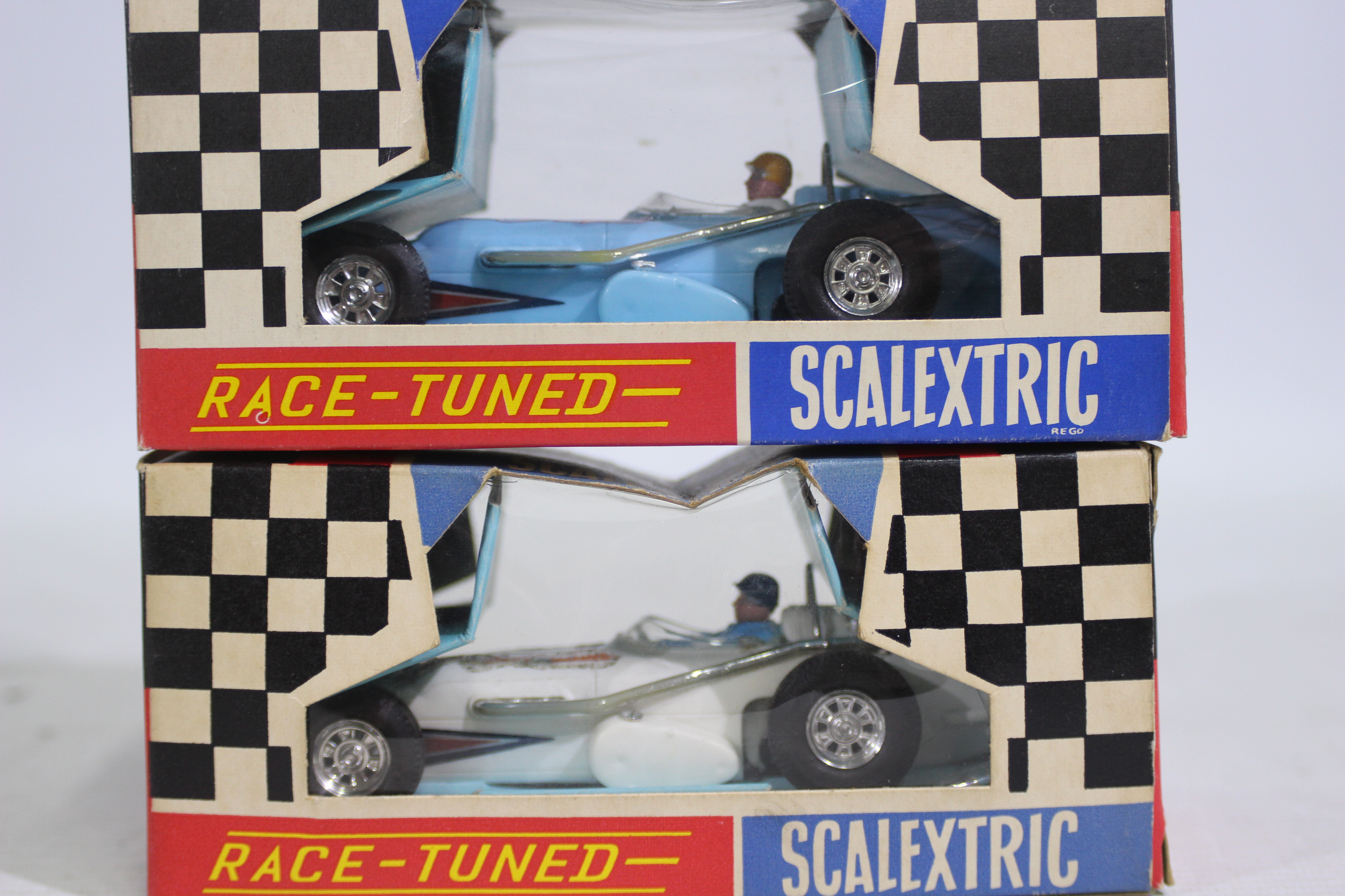Scalextric - 3 x boxed vintage slot cars, Offenhauser Front Engine car in white # C. - Image 7 of 7