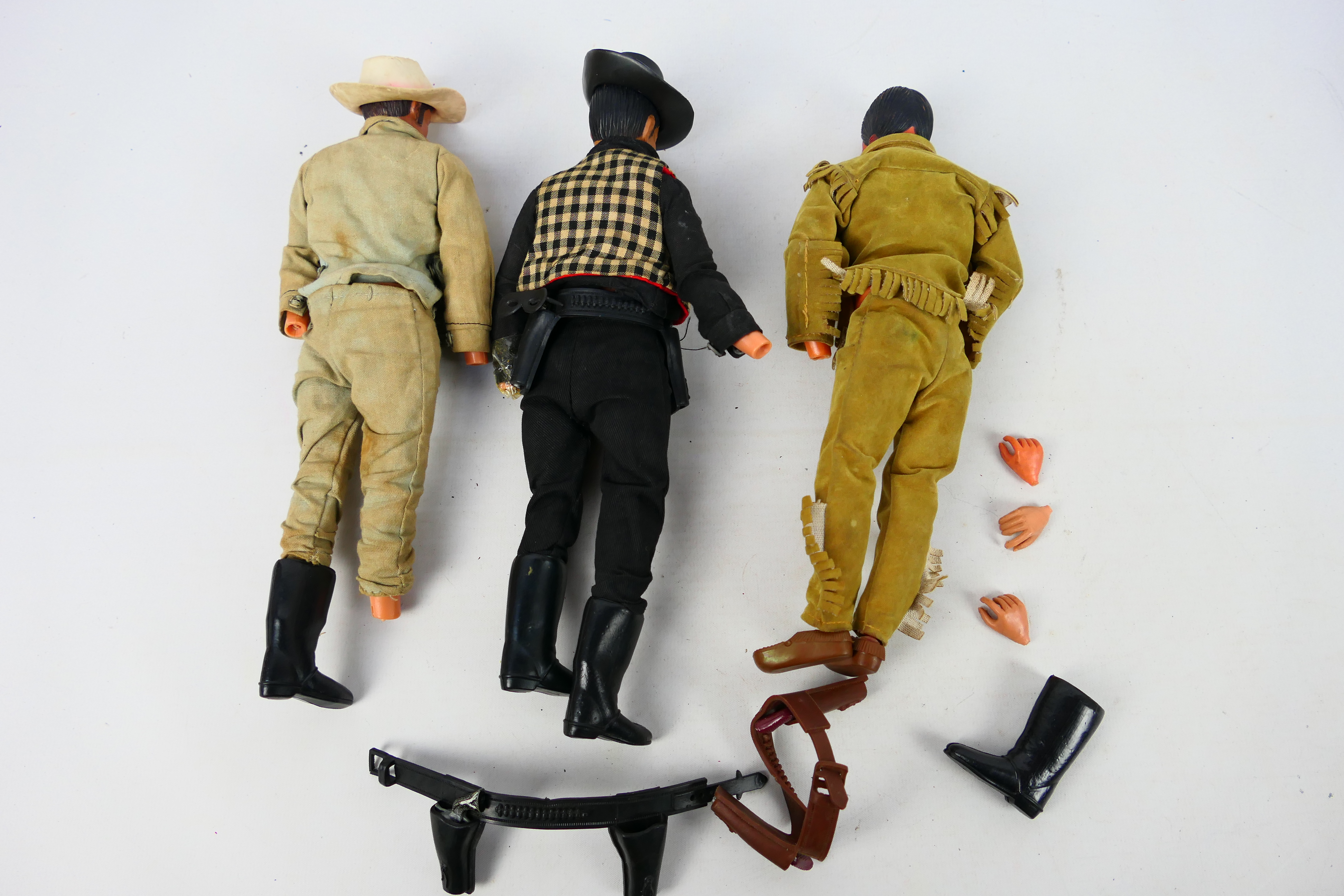 Marx Toys - Lone ranger - A set of 3 unboxed Long Ranger 10" action figures (1973) comprising - Image 5 of 11