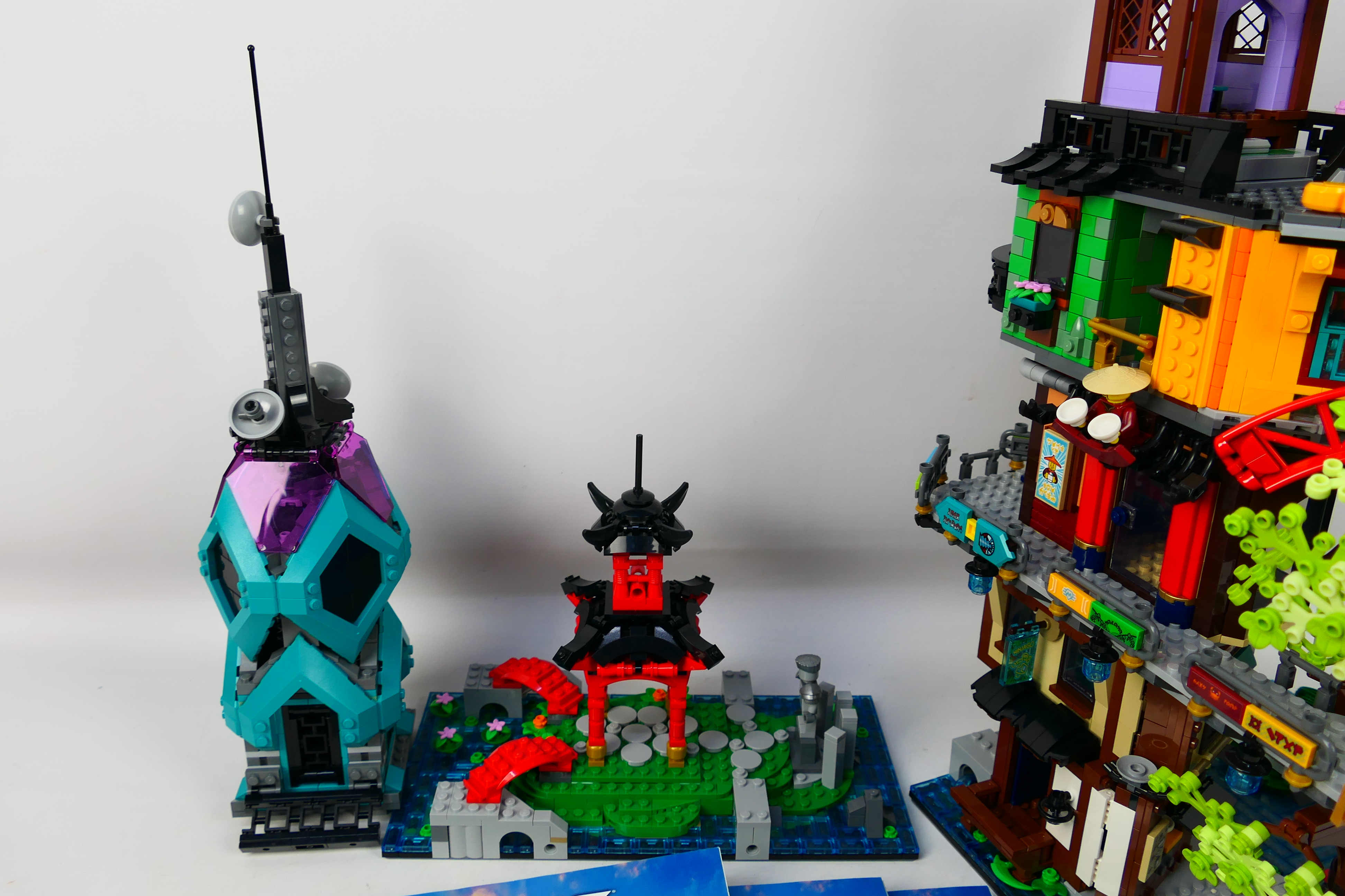 Lego - A fully built Lego Ninjago City Gardens set 71741. - Image 3 of 10