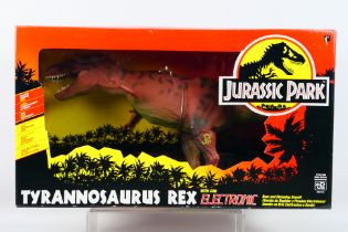 Kenner - Jurassic Park - A 1993 Jurassic Park Tyrannosaurus Rex with Electronic Roar and stomping