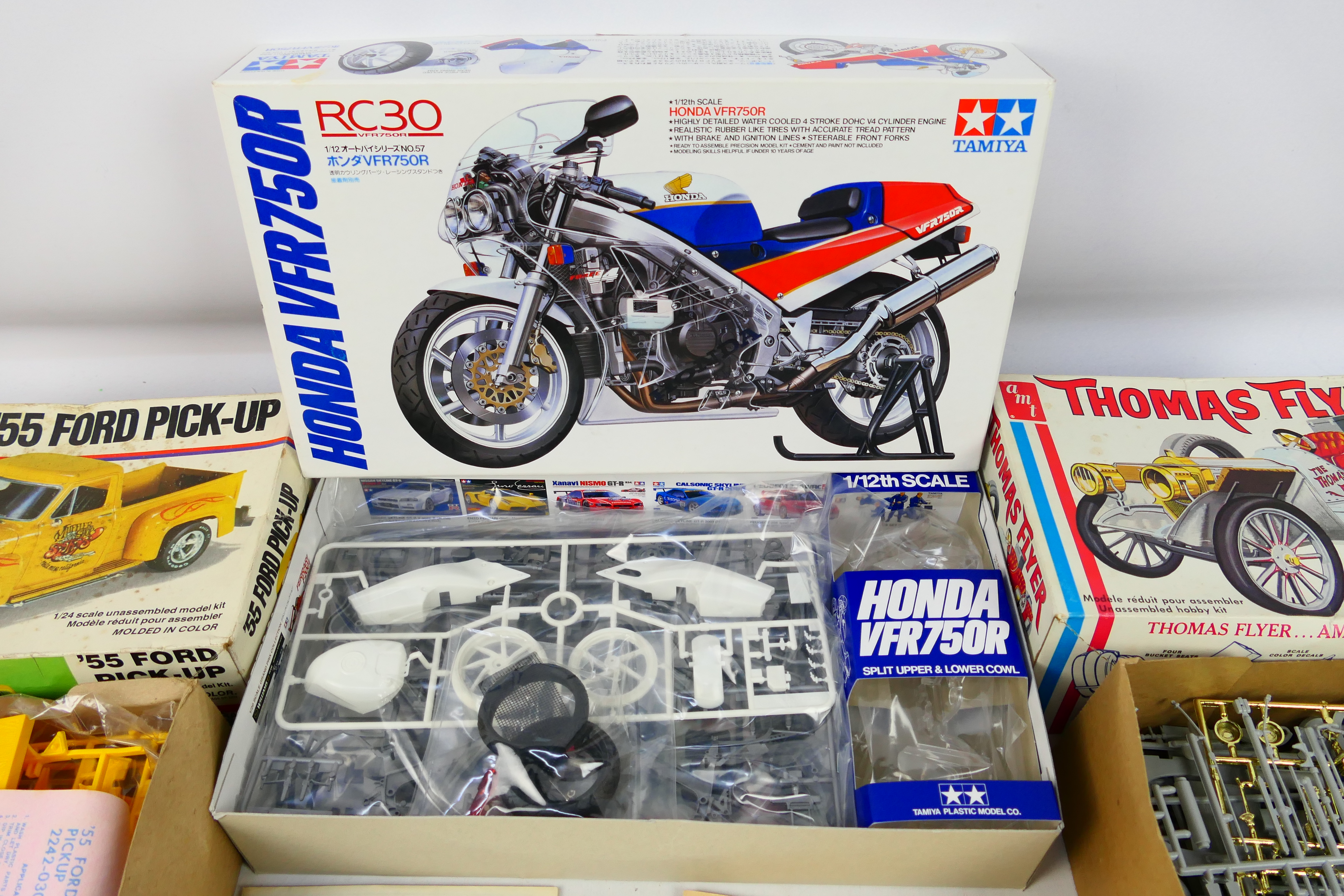 Tamiya - AMT - Monogram - Three boxed plastic model kits in various scales. - Image 2 of 4