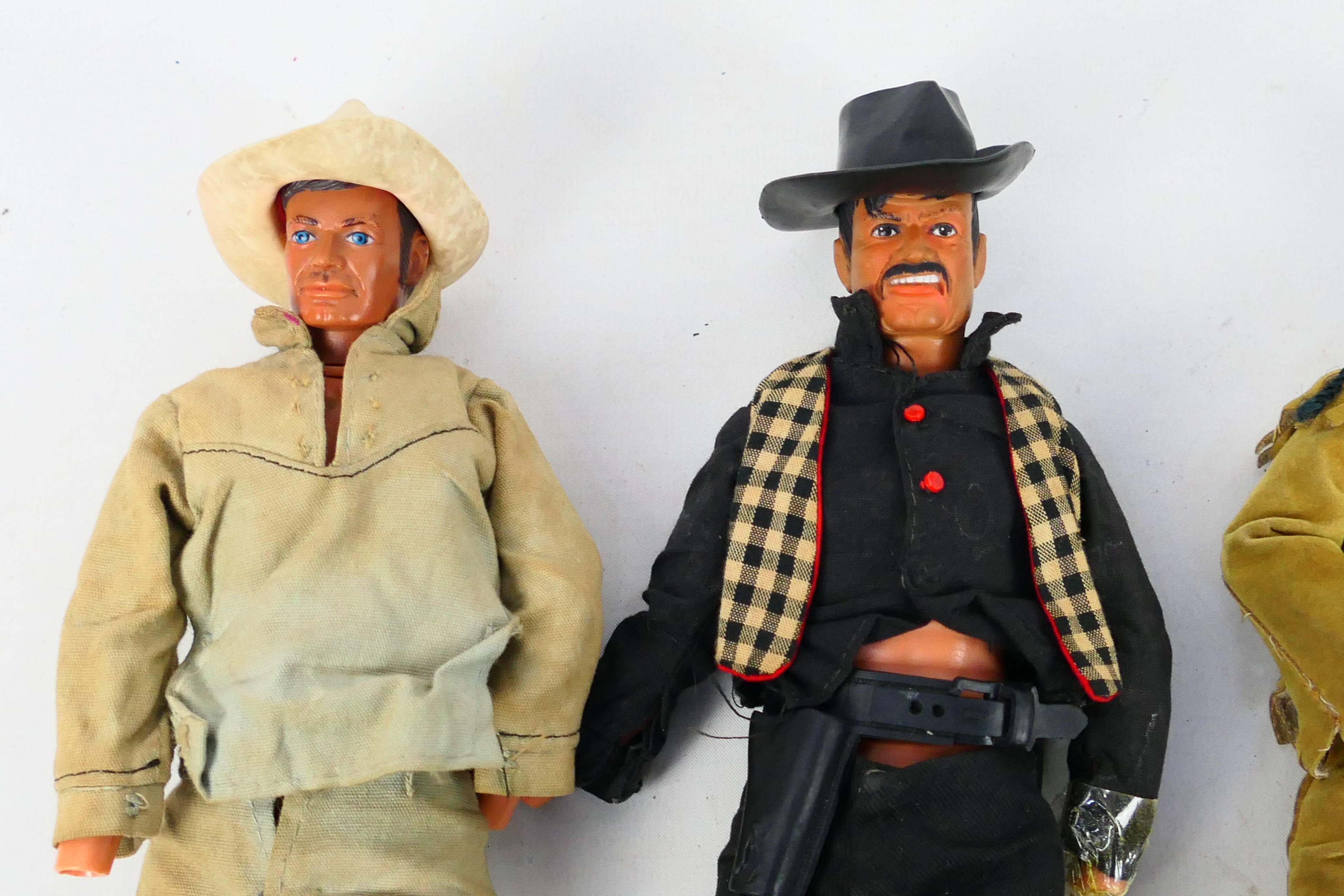 Marx Toys - Lone ranger - A set of 3 unboxed Long Ranger 10" action figures (1973) comprising - Image 2 of 11