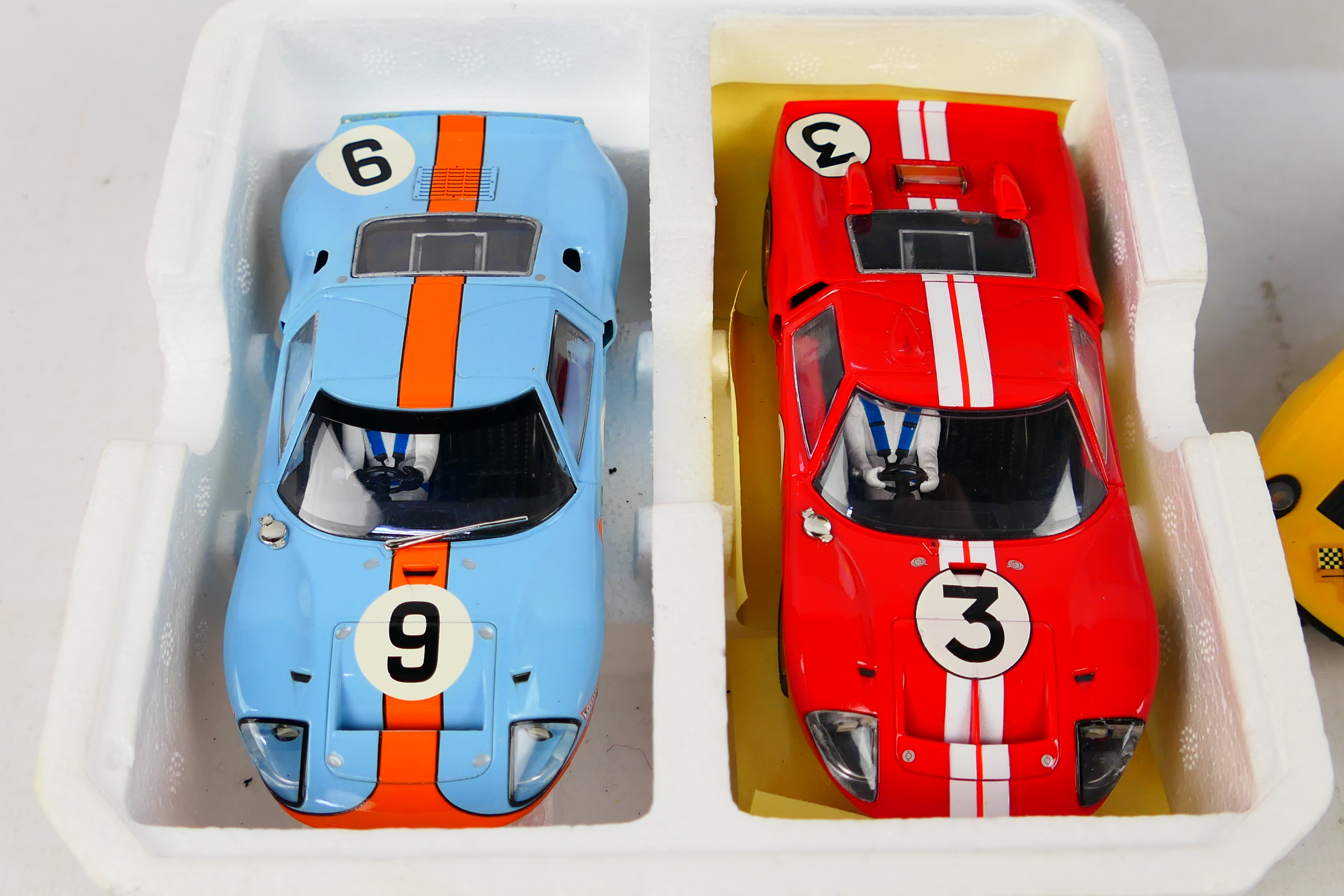 Scalextric - Carrear Four unboxed Scalextric slot cars with a boxed Carrera #25703 Ferrari Enzo - Image 3 of 4