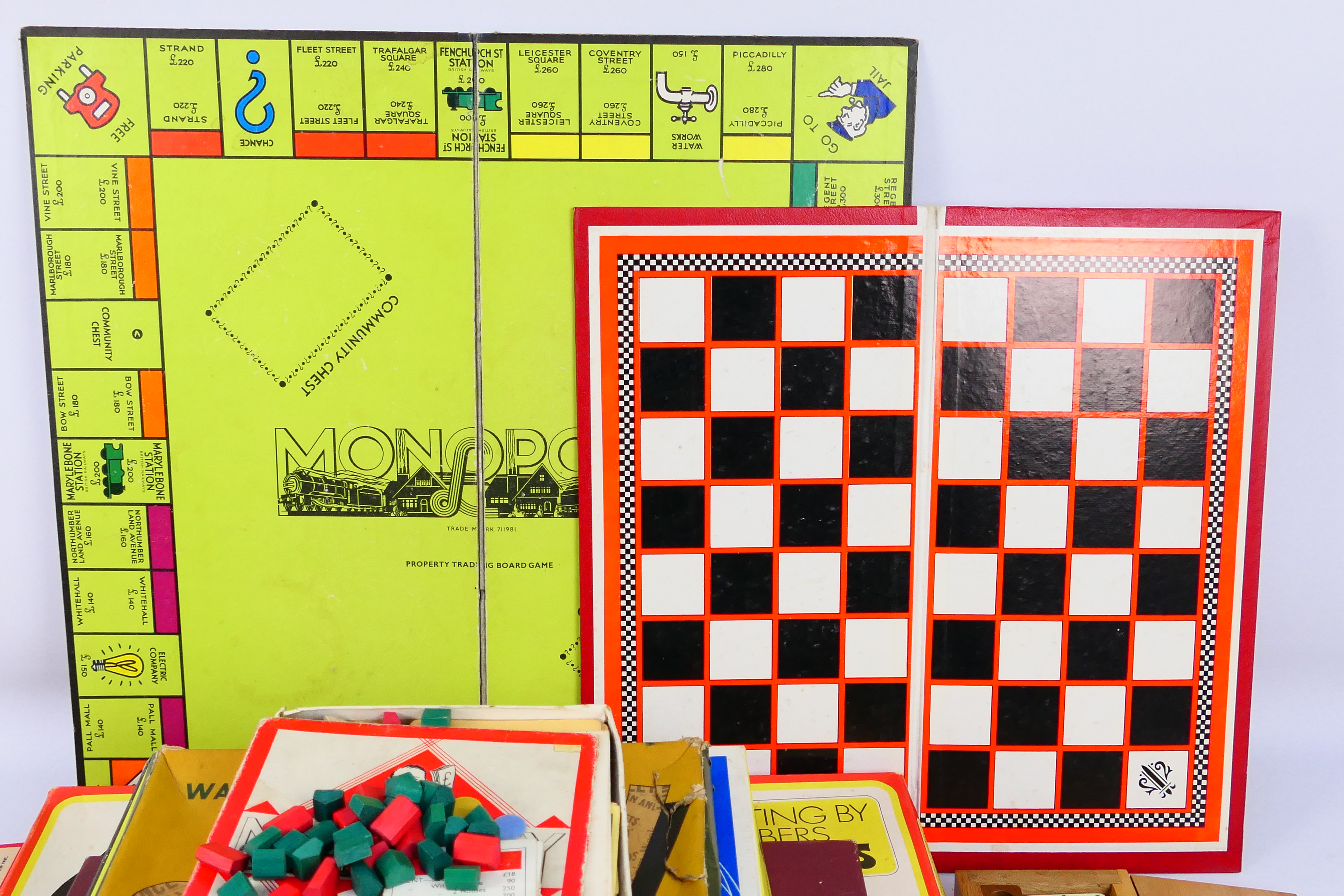 Waddingtons - Others - A collection of vintage games and toys, including Spirograph, Risk, - Image 2 of 5