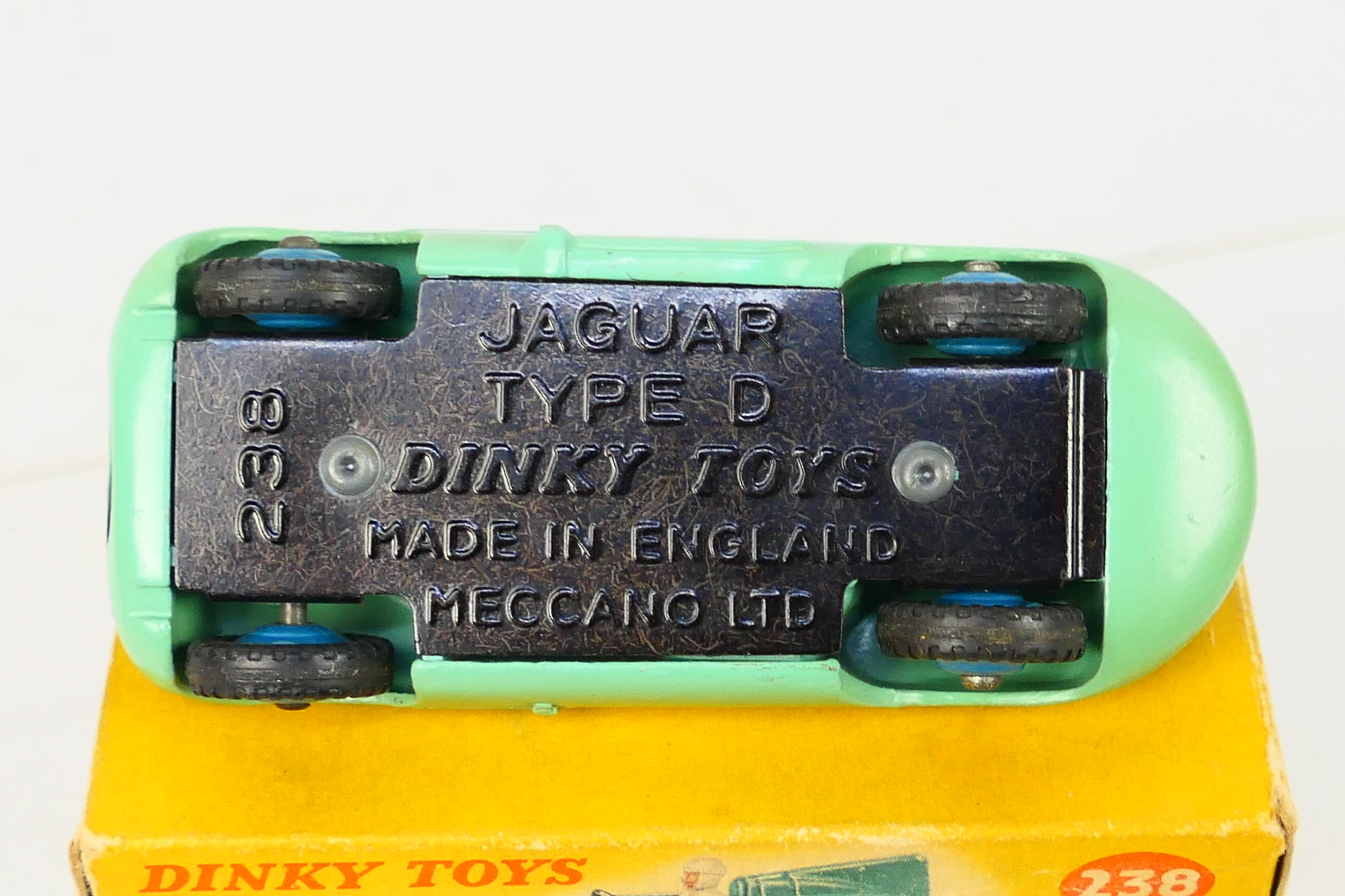 Dinky - A boxed Jaguar D Type # 238. - Image 6 of 6