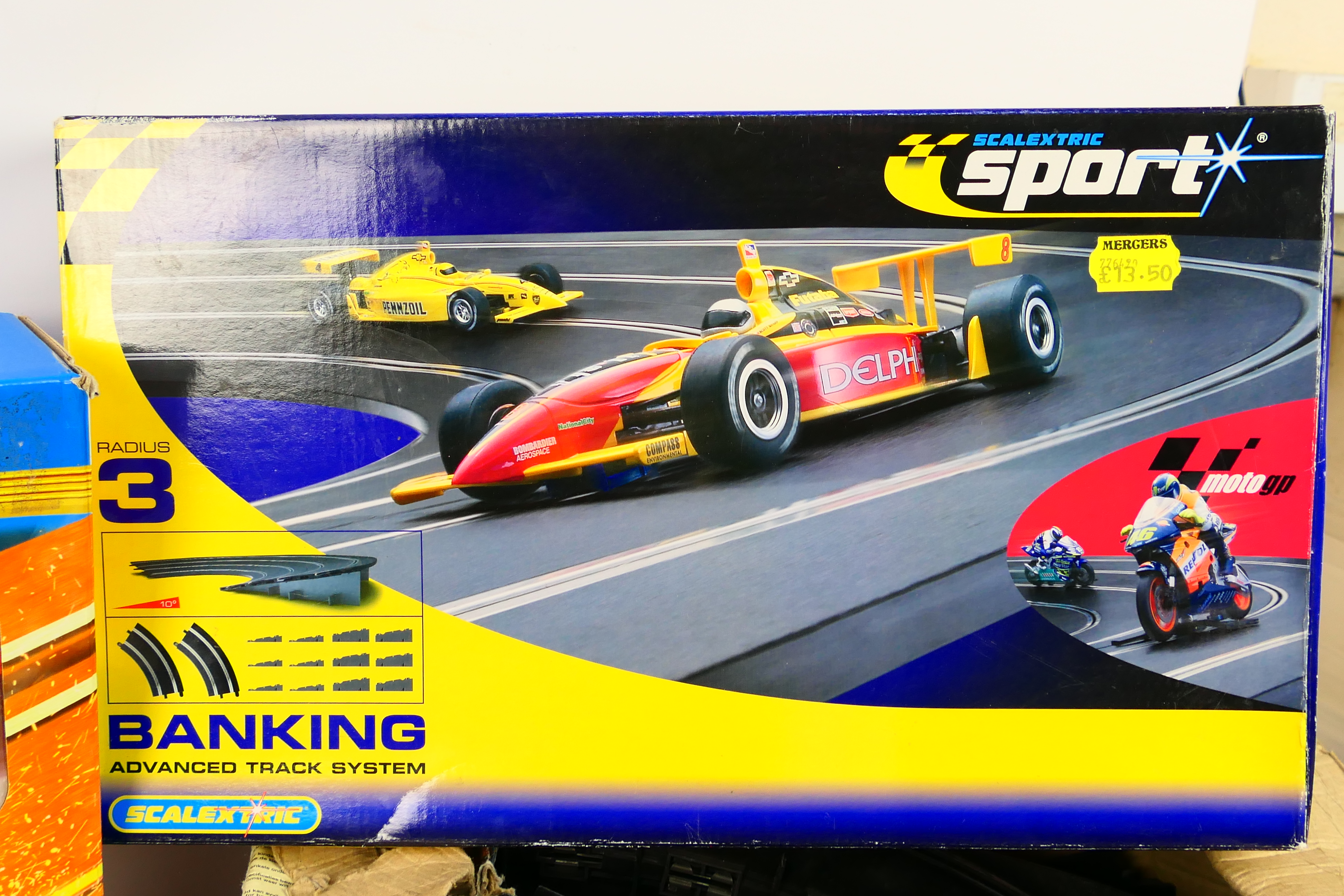 Hot Weels - Scalextric - A Hotwheels 683cm circuit Slot Car Track Set (#83131) with instruction. - Image 5 of 6