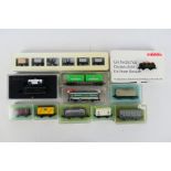 Marklin - Fleischmann - Model Power - Others - A boxed collection of 11 items of N gauge freight