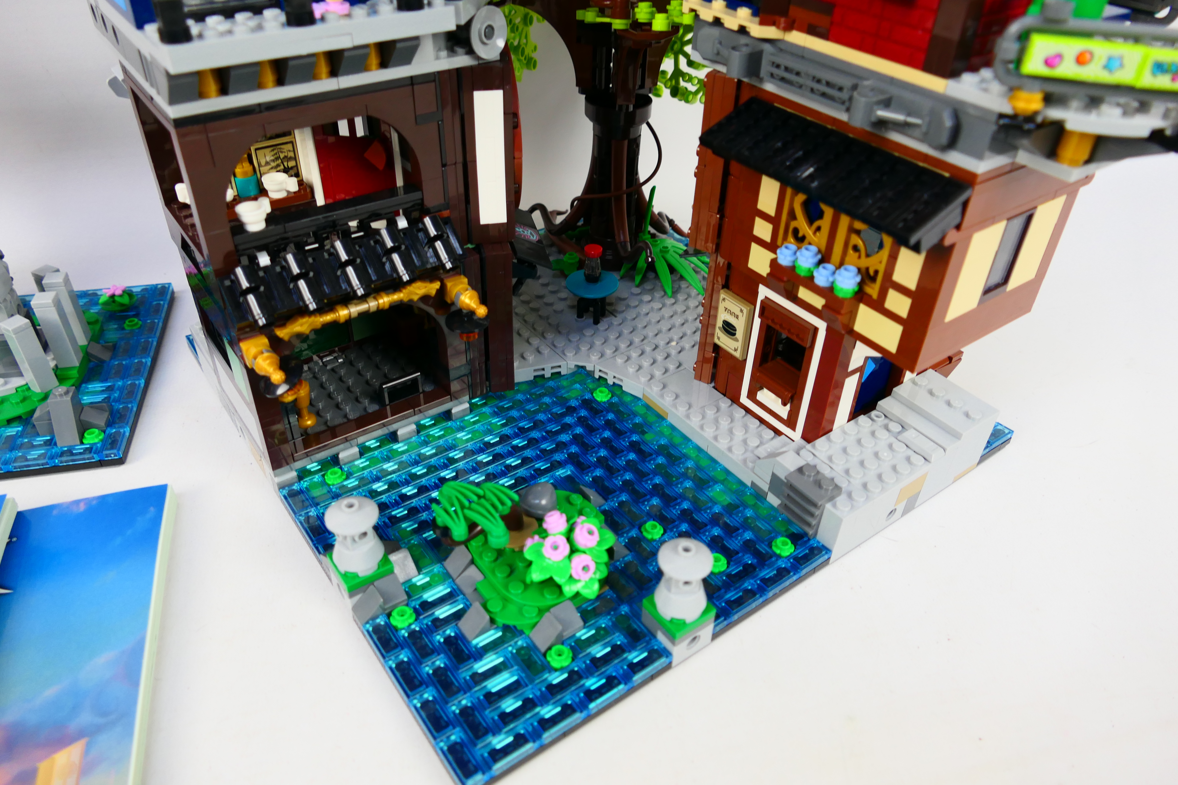 Lego - A fully built Lego Ninjago City Gardens set 71741. - Image 10 of 10