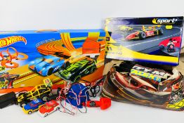 Hot Weels - Scalextric - A Hotwheels 683cm circuit Slot Car Track Set (#83131) with instruction.