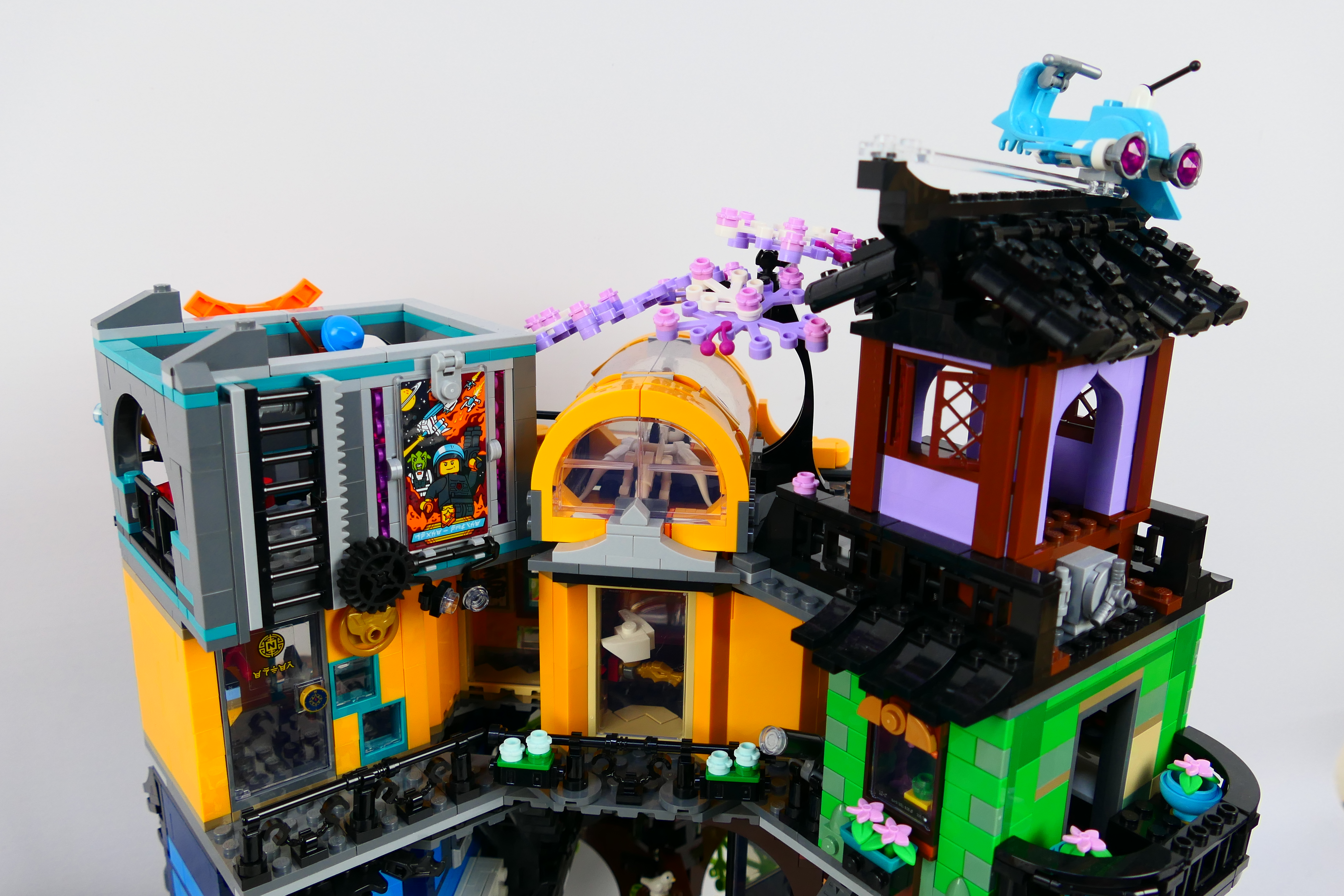 Lego - A fully built Lego Ninjago City Gardens set 71741. - Image 8 of 10